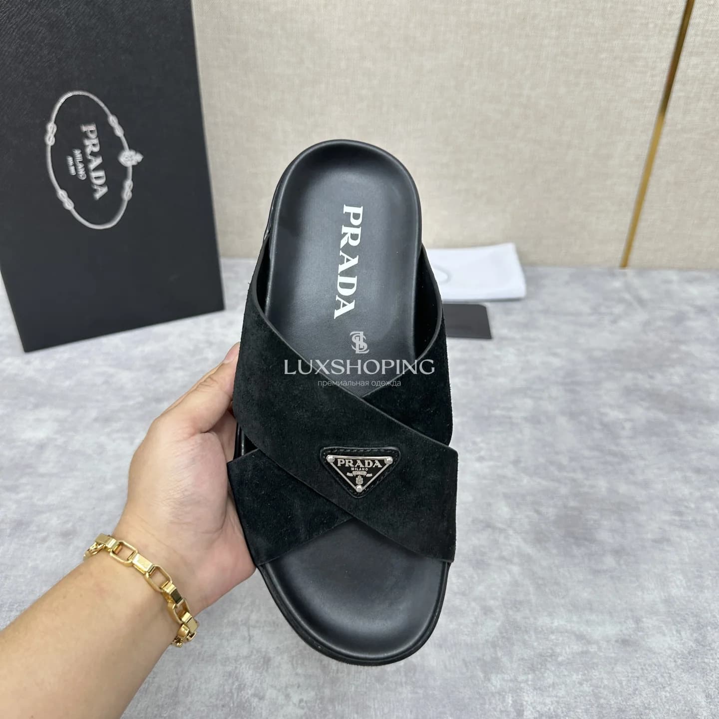 Тапочки Prada Чёрная Овчина - фото 4