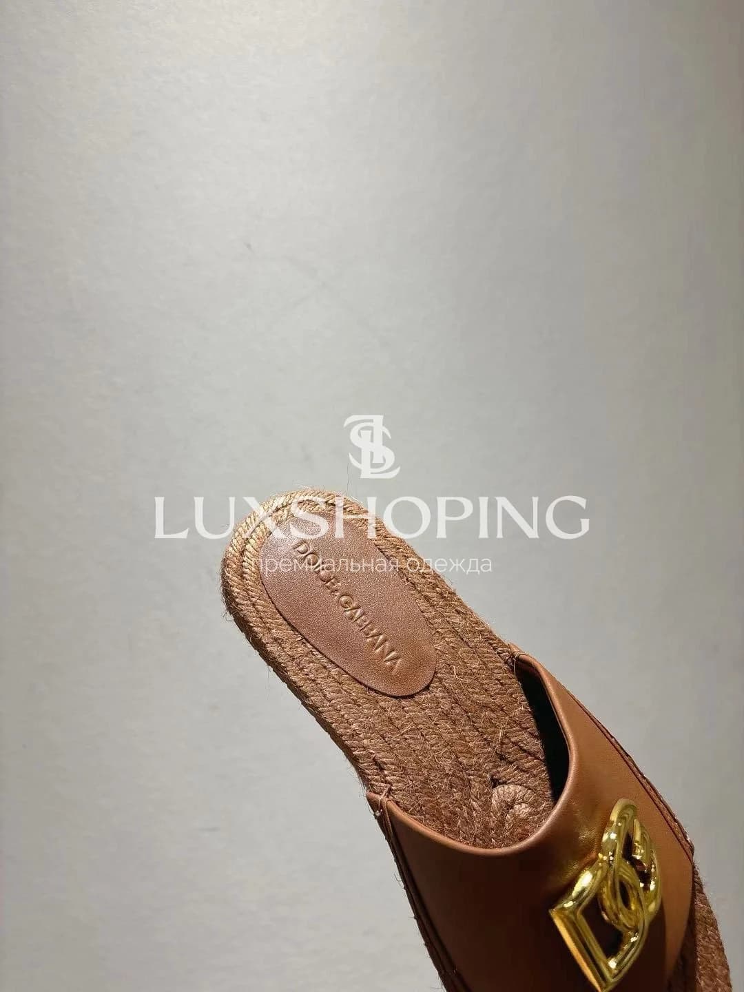 Плетёные шлёпанцы Dolce &amp; Gabbana с кожаным верхом и логотипом - фото 4