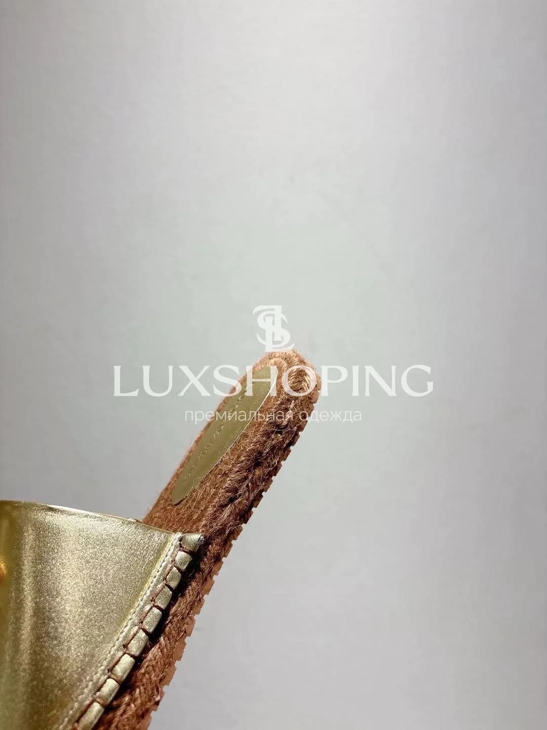 Золотые Металлизированные шлёпанцы Dolce &amp; Gabbana с джутовой подошвой - фото 4