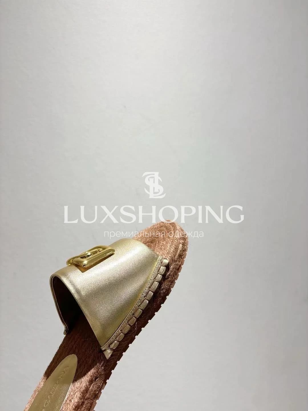 Золотые Металлизированные шлёпанцы Dolce &amp; Gabbana с джутовой подошвой - фото 5