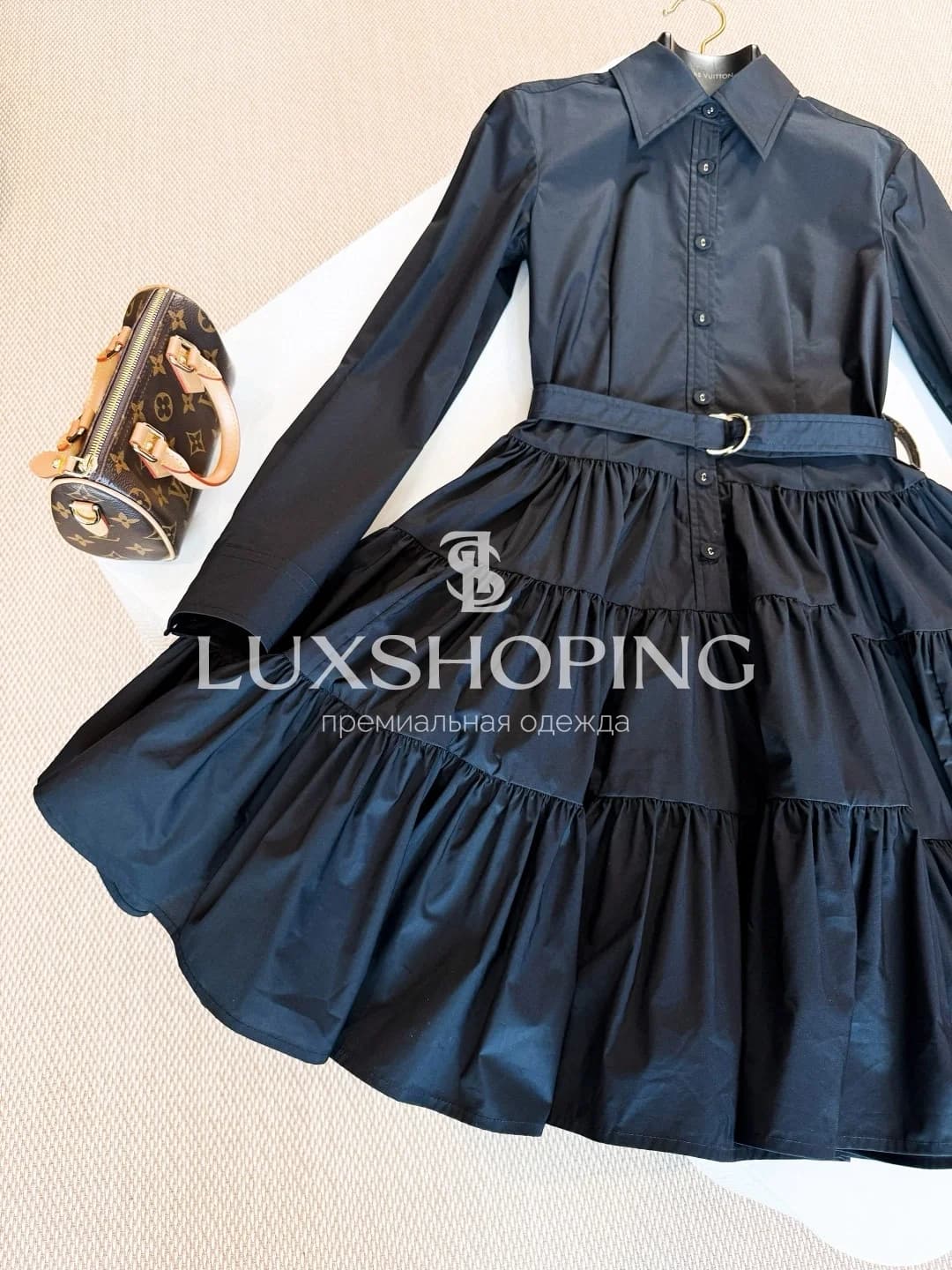 Louis Vuitton чёрное хлопковое платье-рубашка с объёмной юбкой и ремнём - фото 15