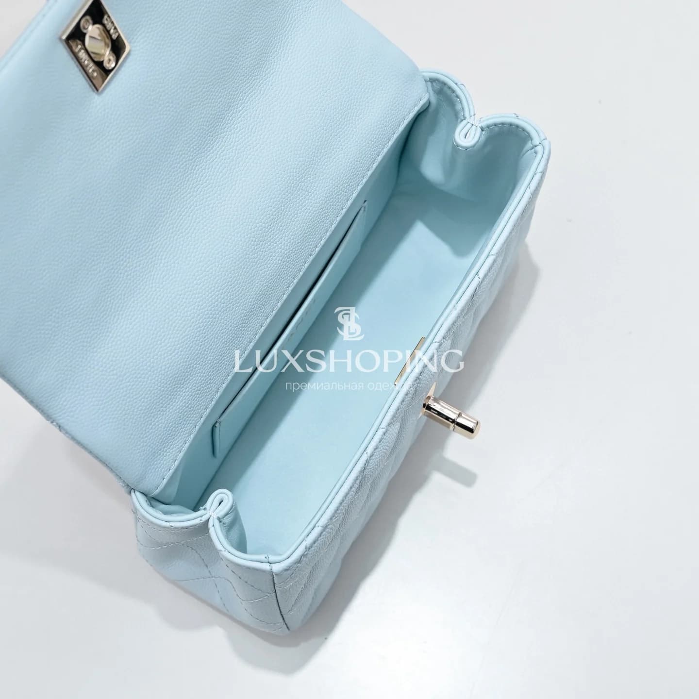 CHANEL Сумка 25S Coco Crush Handle в голубом цвете Medium 13.5 × 23 × 7 см - фото 8