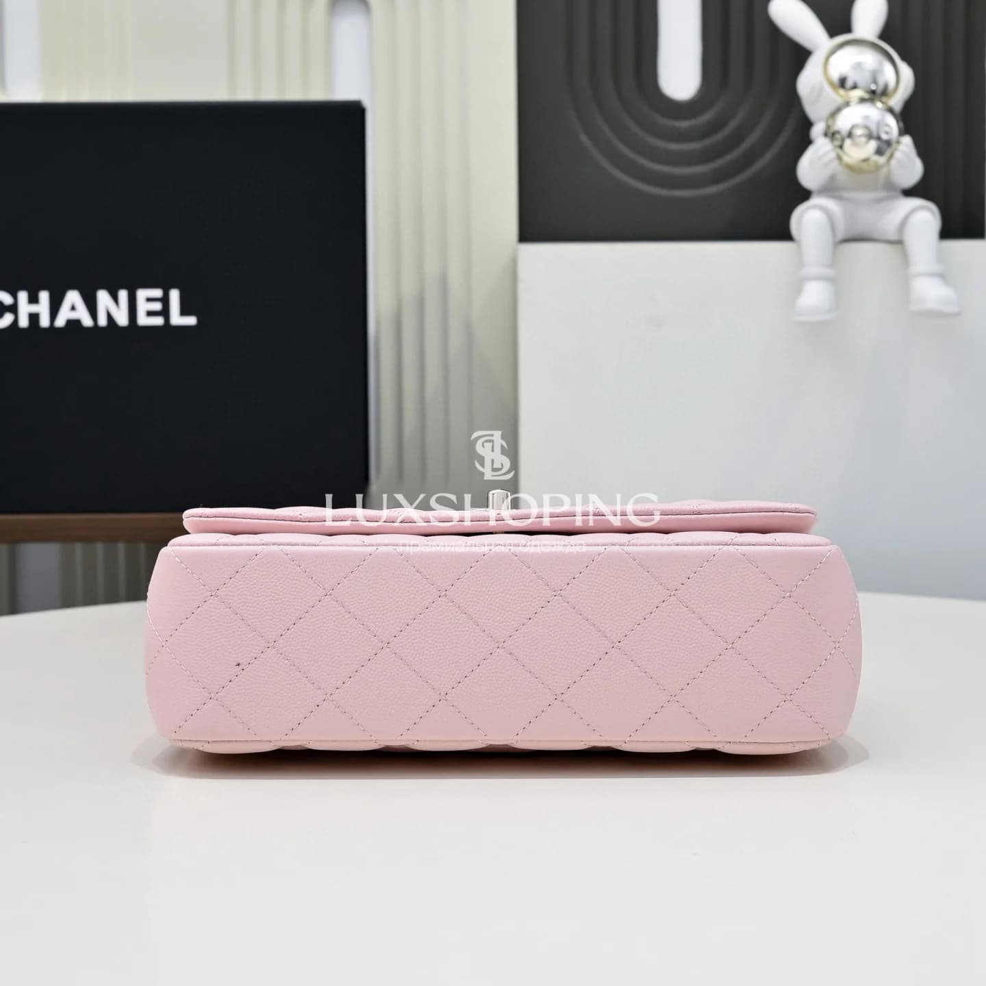 CHANEL Сумка 25S Coco Crush Handle в нежном розовом цвете Medium 13.5 × 23 × 7 см - фото 5