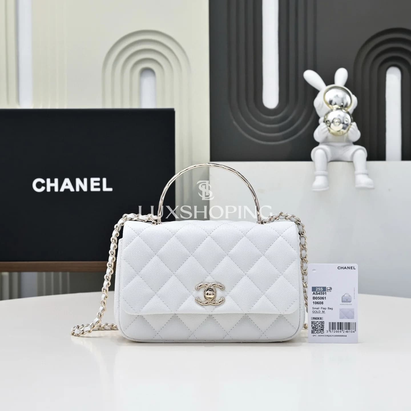 CHANEL Сумка 25S Coco Crush Handle в белом цвете 11.5 × 18 × 7 см  (Small) - фото 3