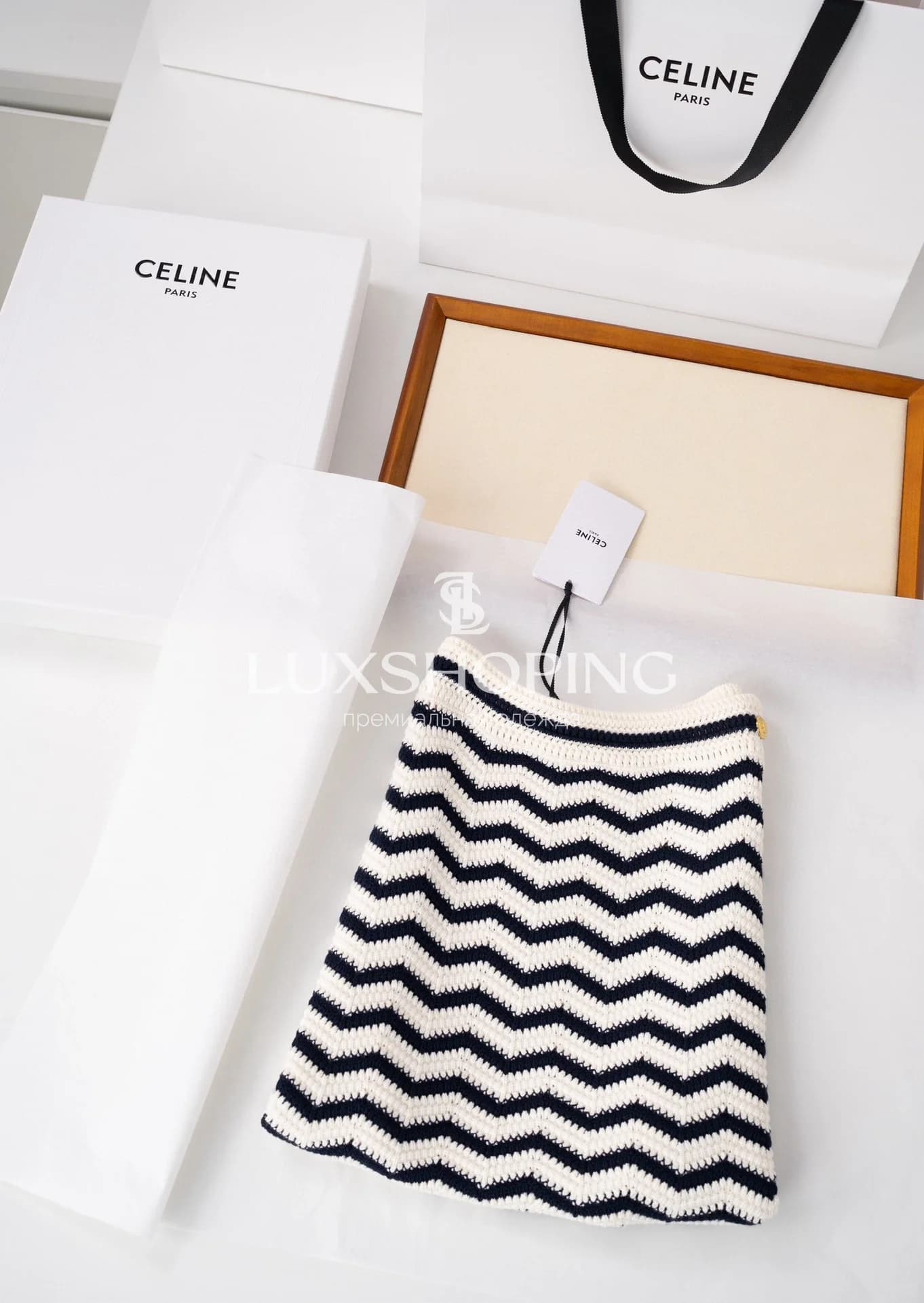 CELINE эффектный вязаный комплект из кардигана и юбки с волнистым узором - фото 15