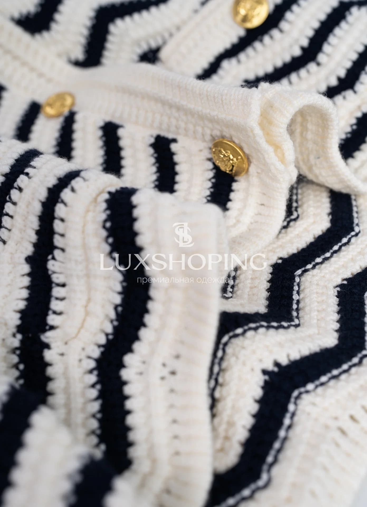 CELINE эффектный вязаный комплект из кардигана и юбки с волнистым узором - фото 6