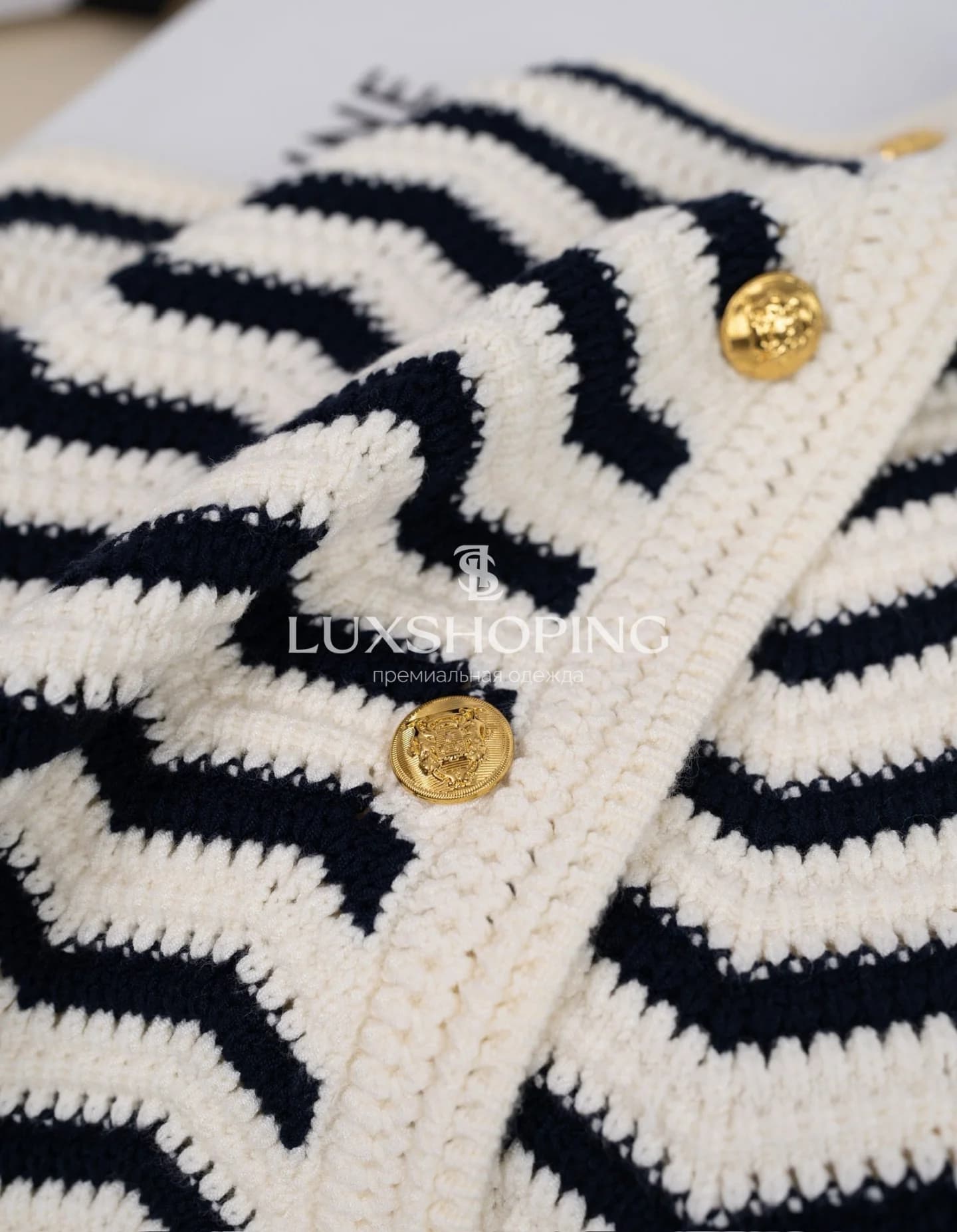 CELINE эффектный вязаный комплект из кардигана и юбки с волнистым узором - фото 10