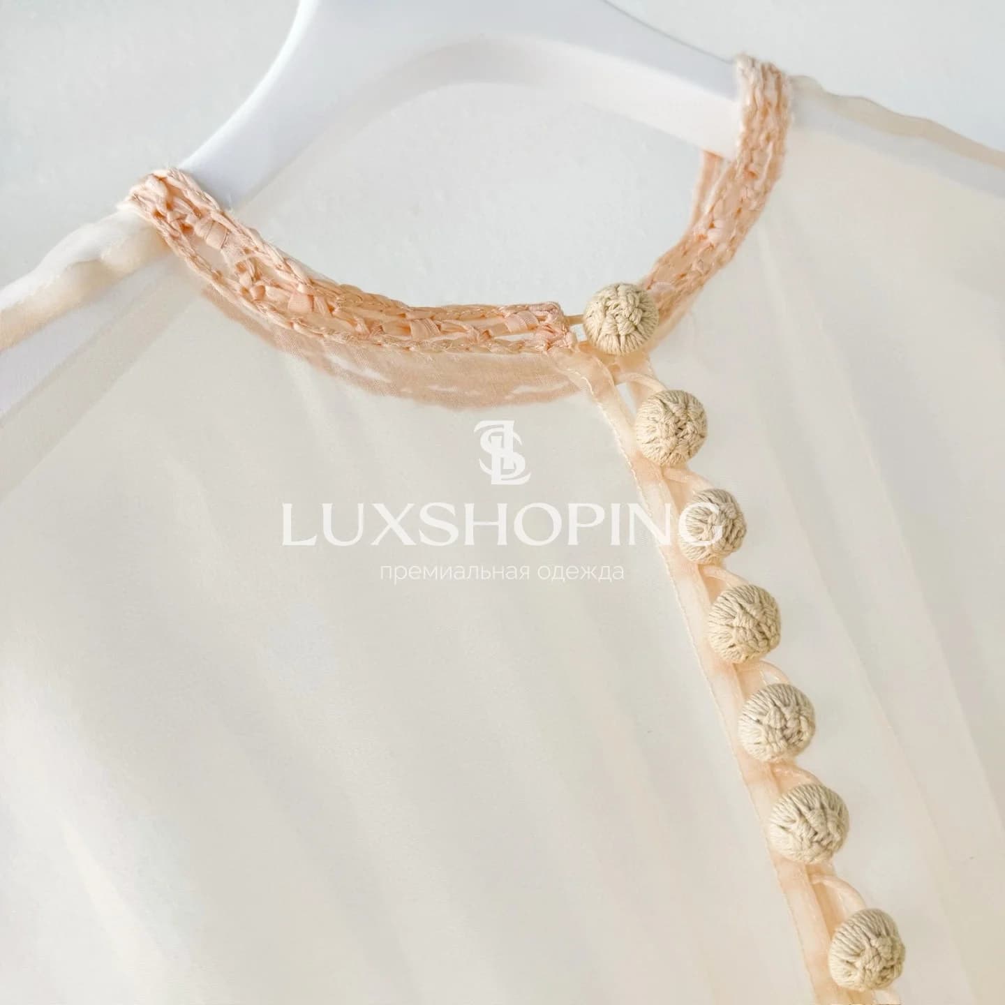 Zimmermann Платье Illuminate из шелковой органзы с плиссировкой и отделкой из макраме - фото 11