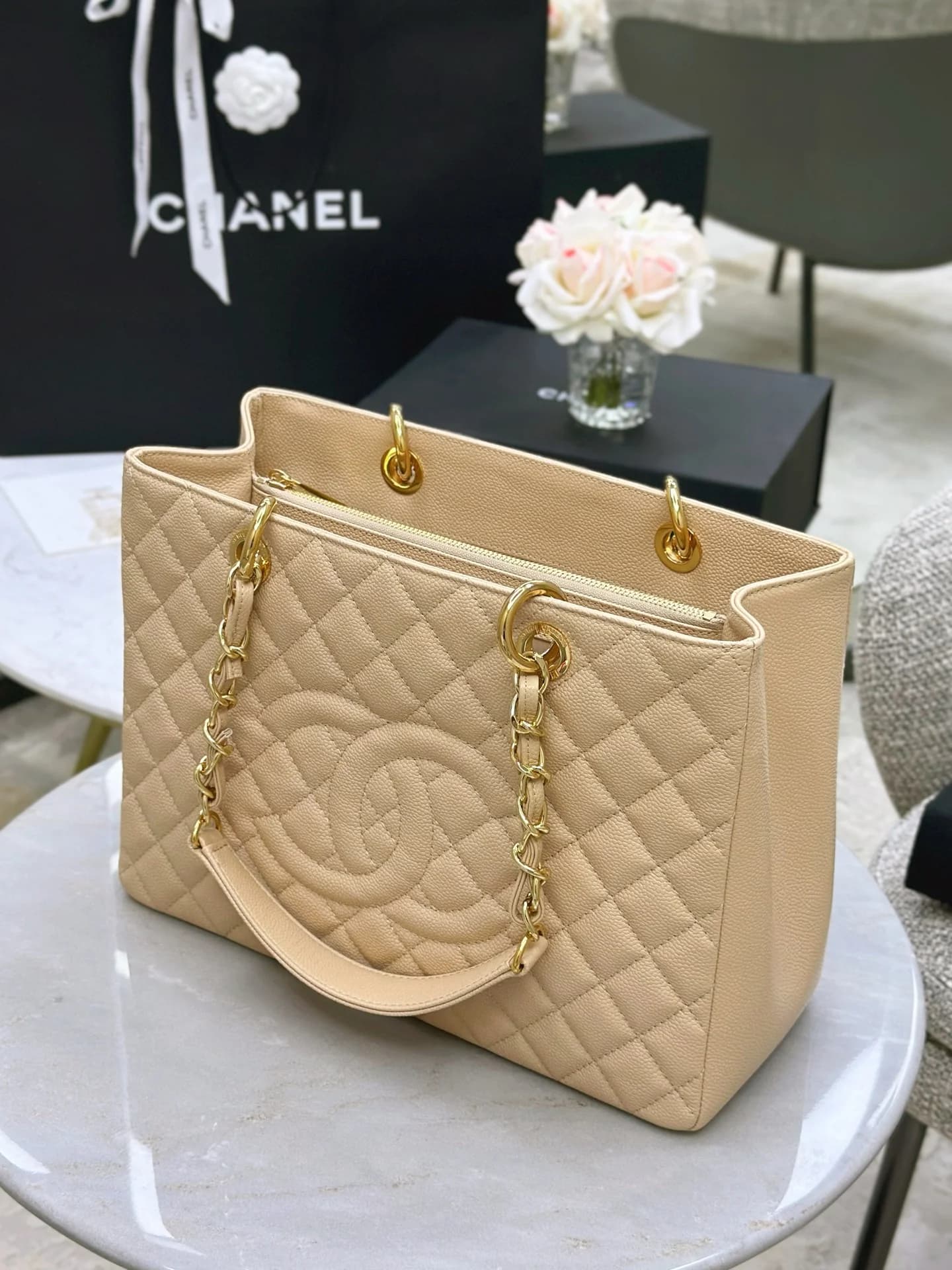 Сумка Chanel Grand Shopping Tote 34х25х13 см бежевая - фото 8