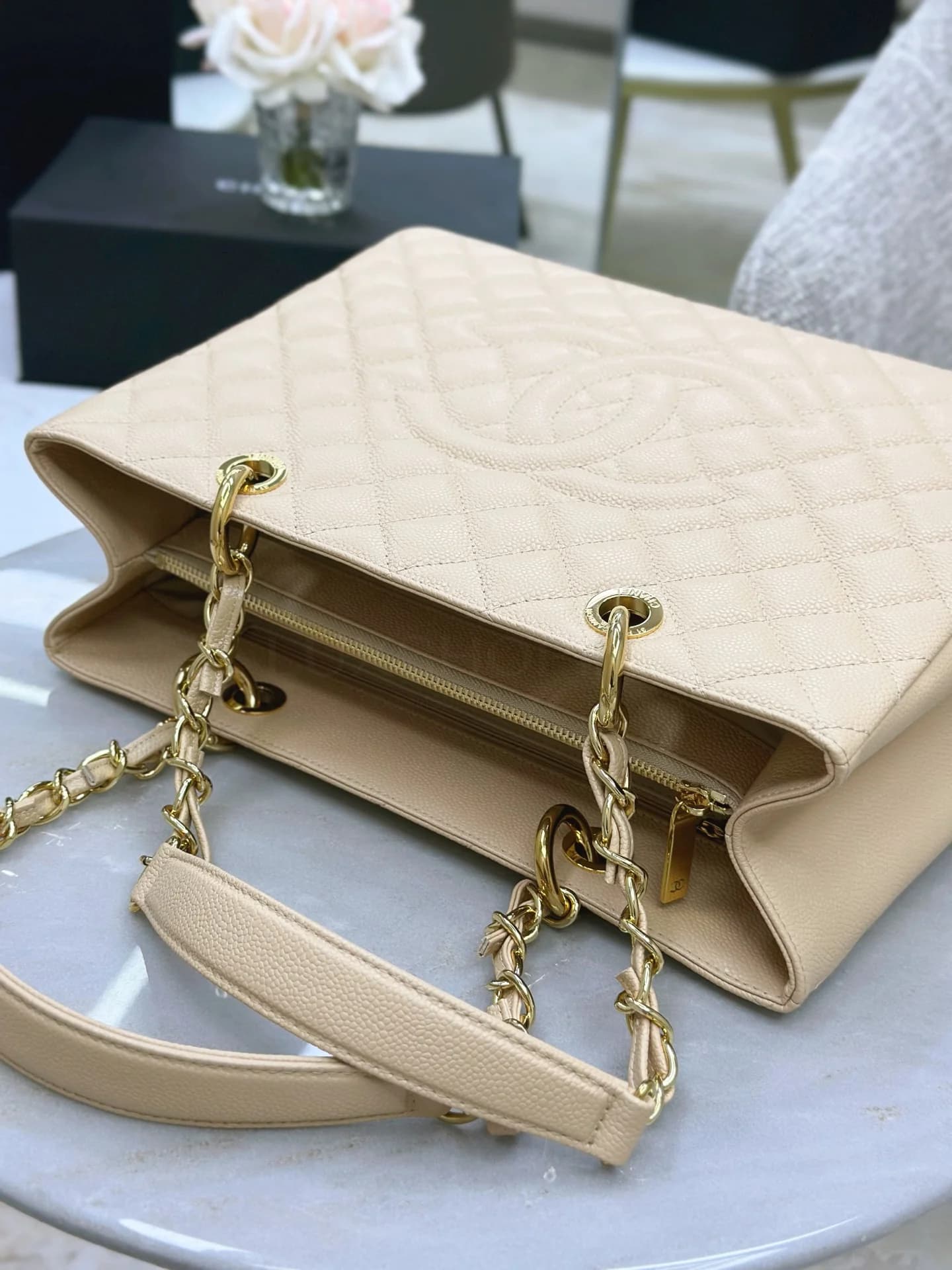 Сумка Chanel Grand Shopping Tote 34х25х13 см бежевая - фото 10