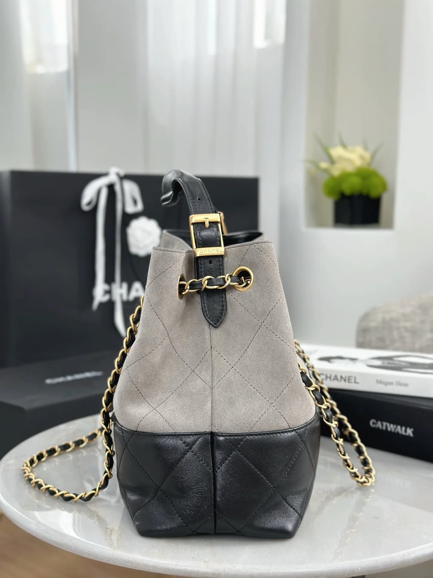 Сумка Chanel 25A высокий шопер 24х36х14 см бежевый - фото 5