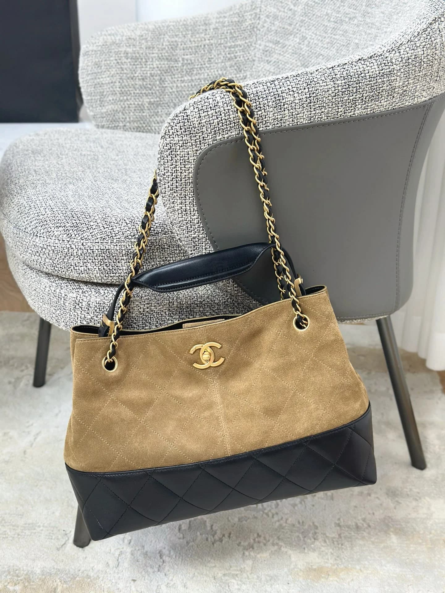 Сумка Chanel 25A высокий шопер 24х36х14 см коричневый - фото 2