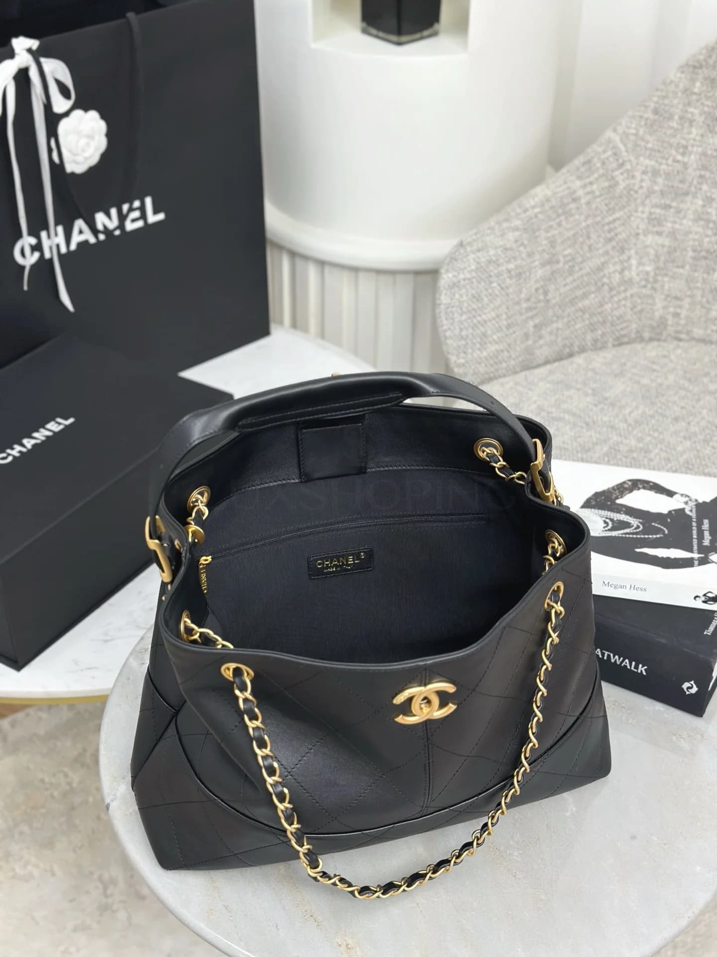 Сумка Chanel 25A Hobo шопер 24х36х14 см - фото 8