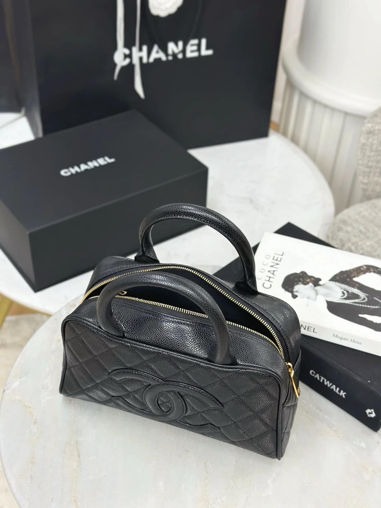 Сумка Chanel икорная кожа Боулинг-сумка 25х15х7 см - фото 9