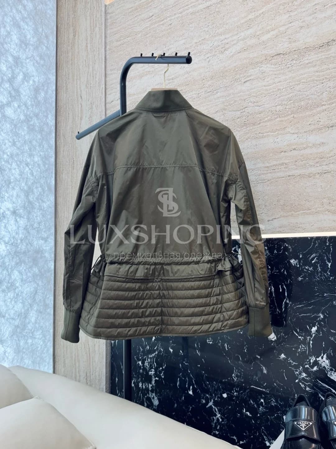 Moncler женская куртка с юбочным низом и кулиской хаки - фото 3