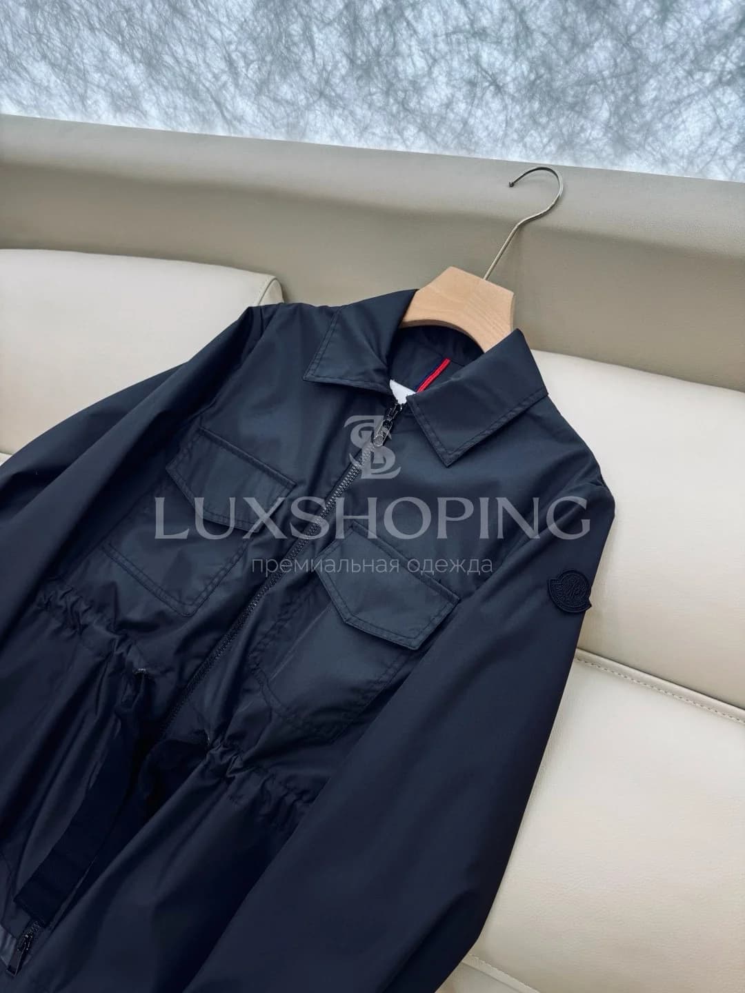 Moncler чёрная короткая куртка с поясом - фото 6