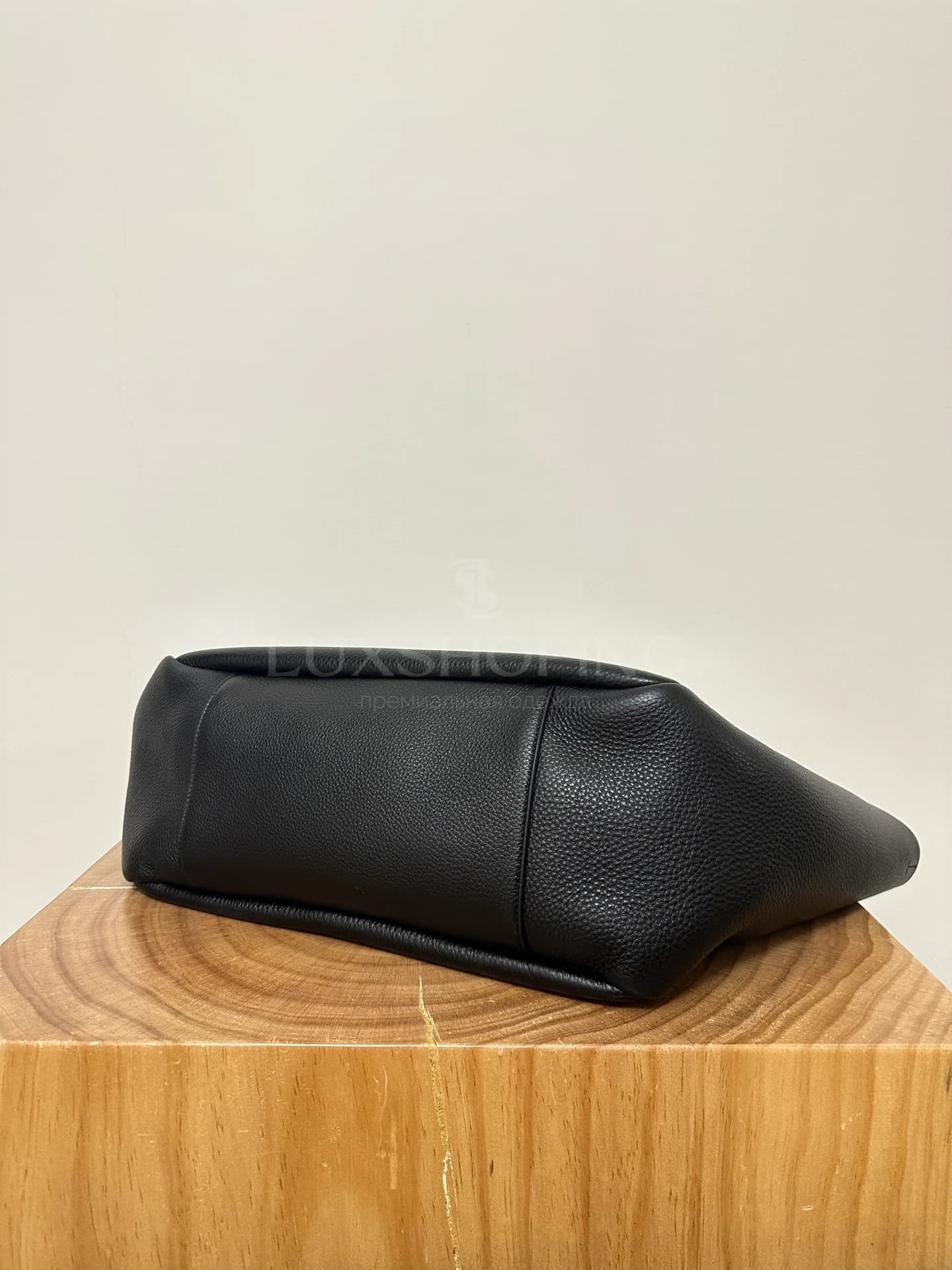 Сумка Saint Laurent BEA 50x32x28x18 cm черная - фото 10