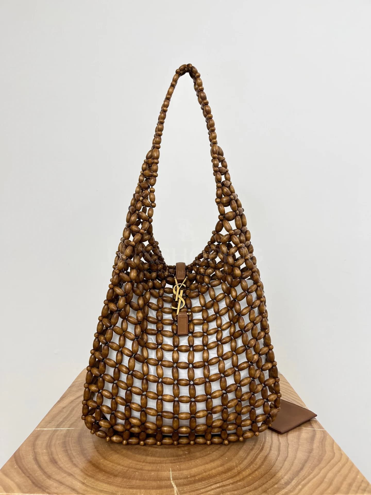 Сумка YSL Hobo из деревянных бусин 30×35×10 см