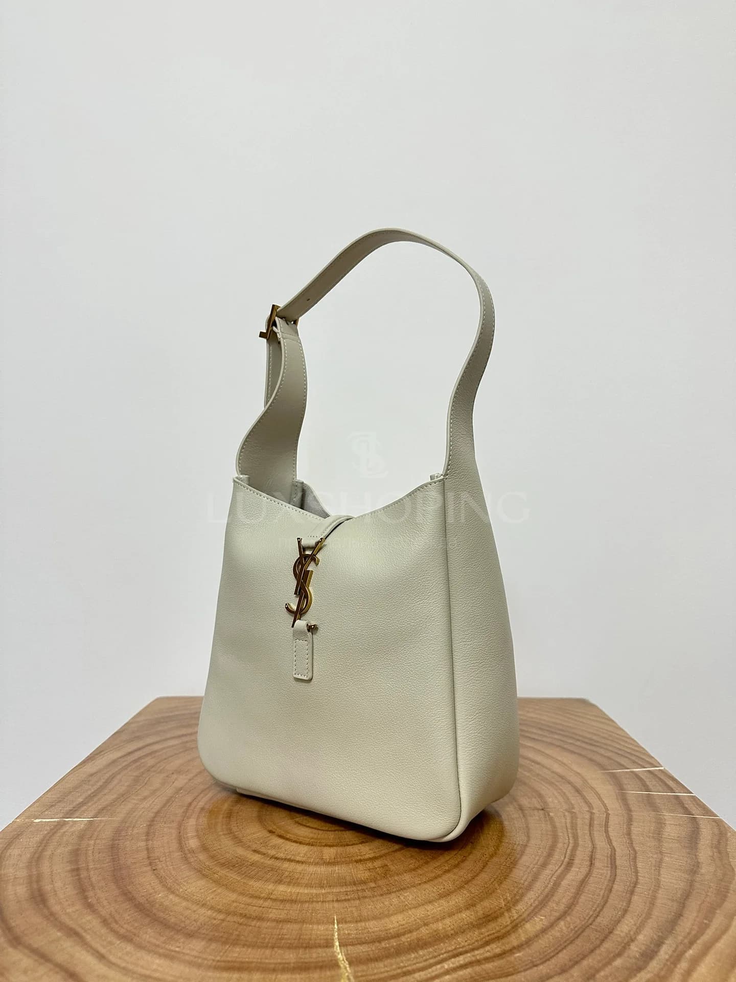 Сумка YSL Hobo 22×22×10 см белая - фото 3