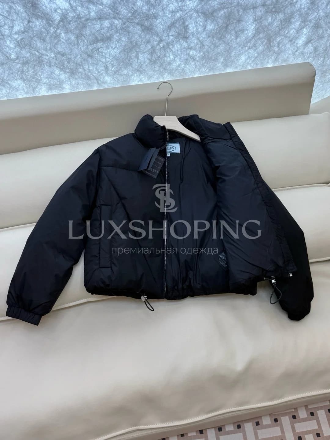 Prada | Утепленная укороченная куртка-пуховик 90% белый гусиный пух - фото 6