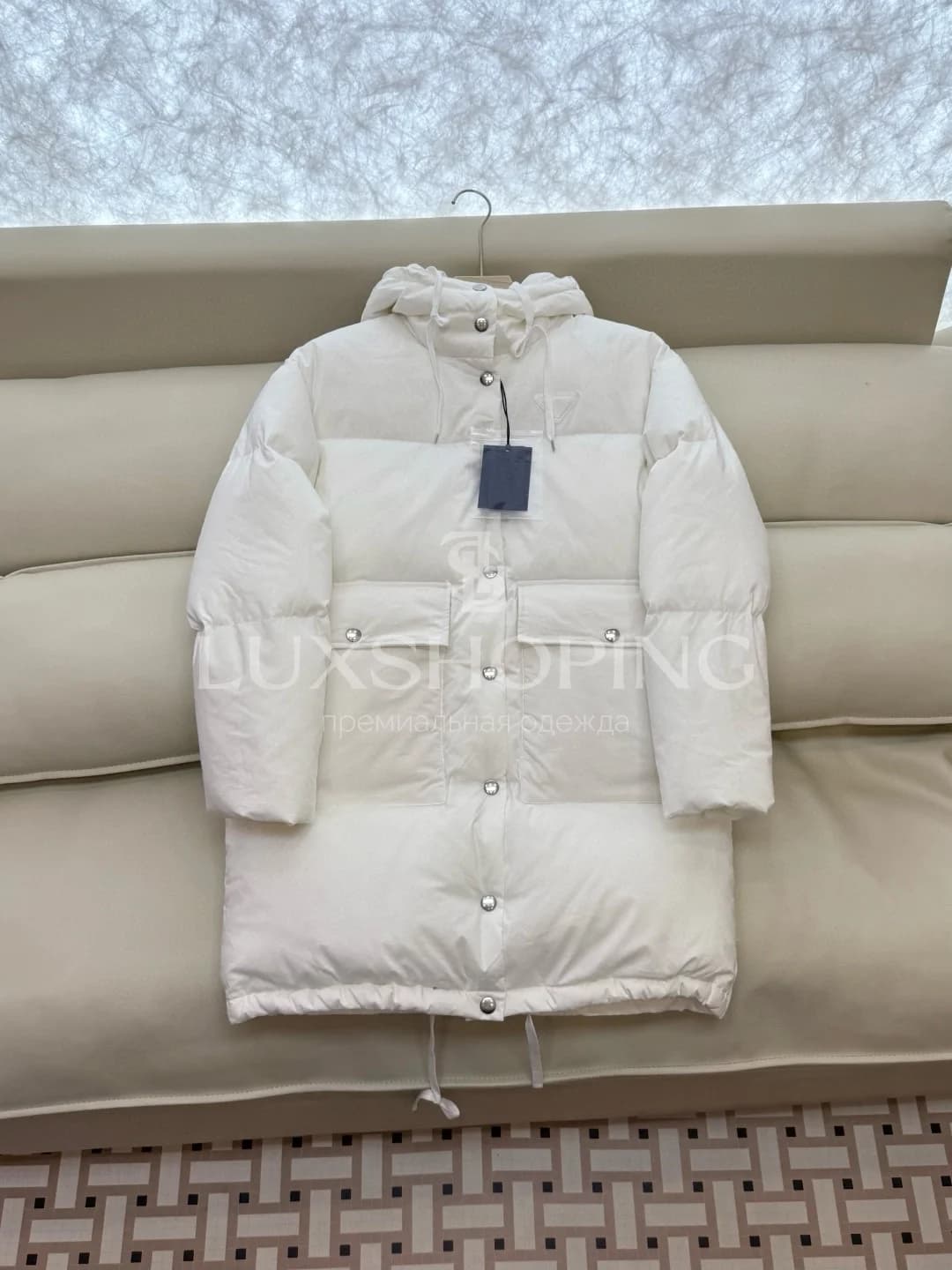 PRADA белый пуховик - фото 9