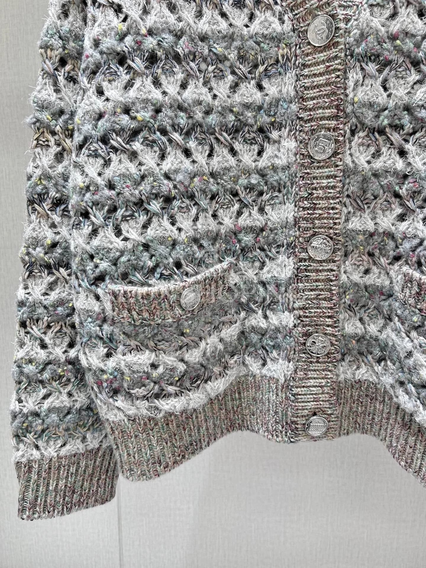 Chanel Кардиган из буклированной пряжи с ажурным узором, коллекция 25FW - фото 7