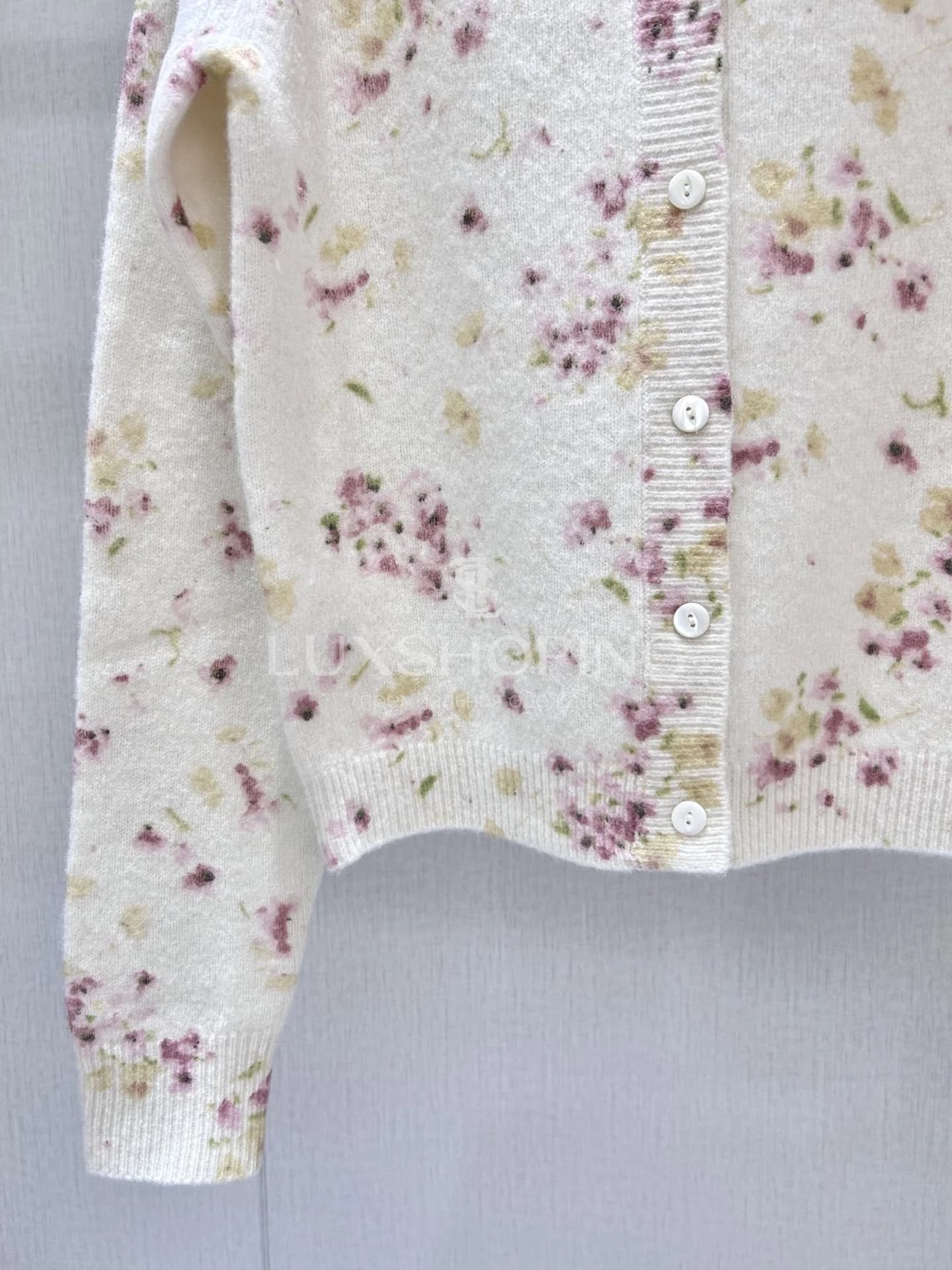Prada Вязаный кардиган с цветочным принтом, коллекция 25SS - фото 5