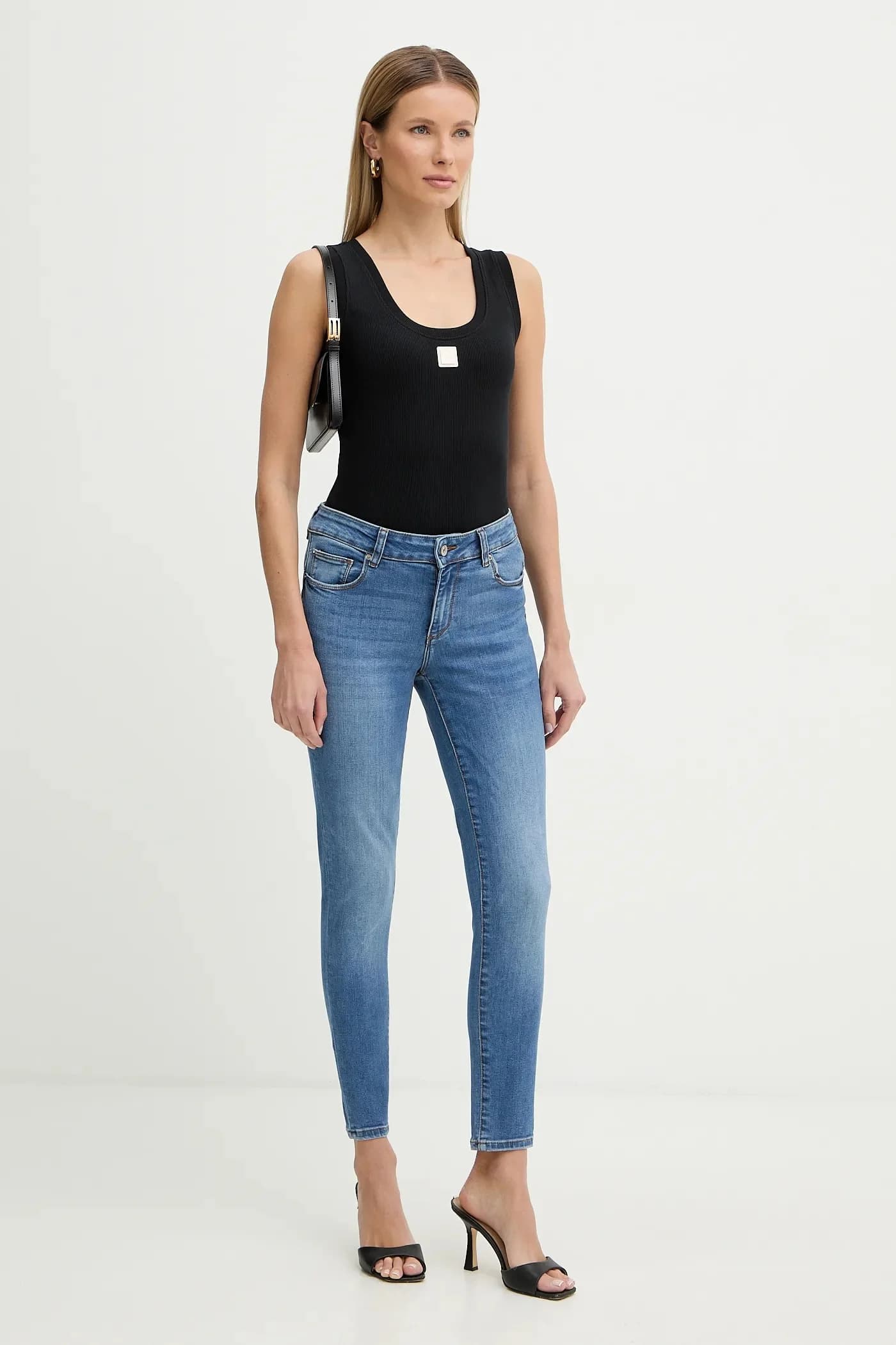 Джинсы - фото 2