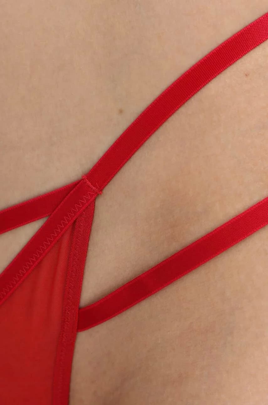 Скандалы со стрингами - фото 3