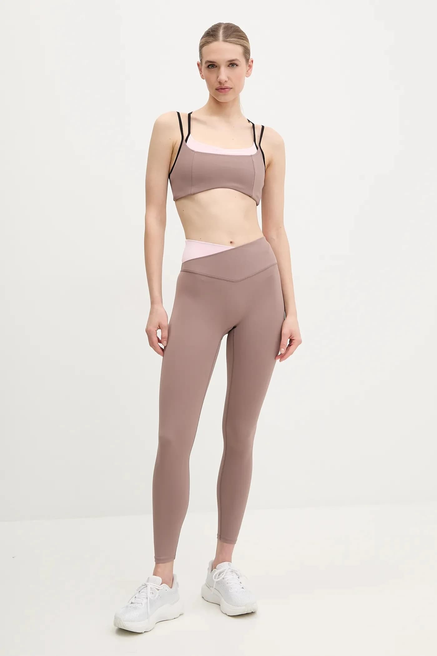 Спортивный бюстгальтер с искажением - фото 2