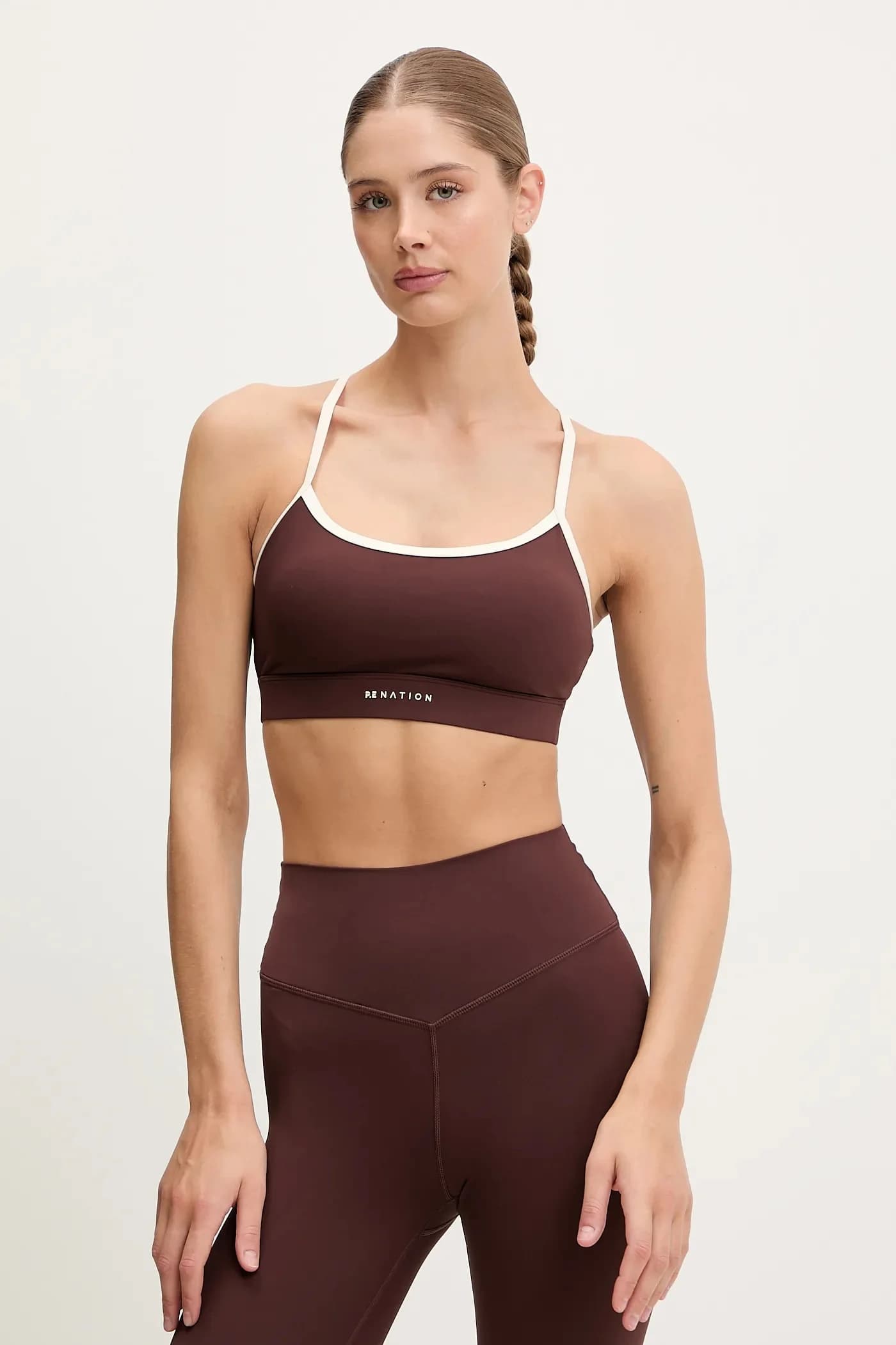 Фирменный спортивный бюстгальтер