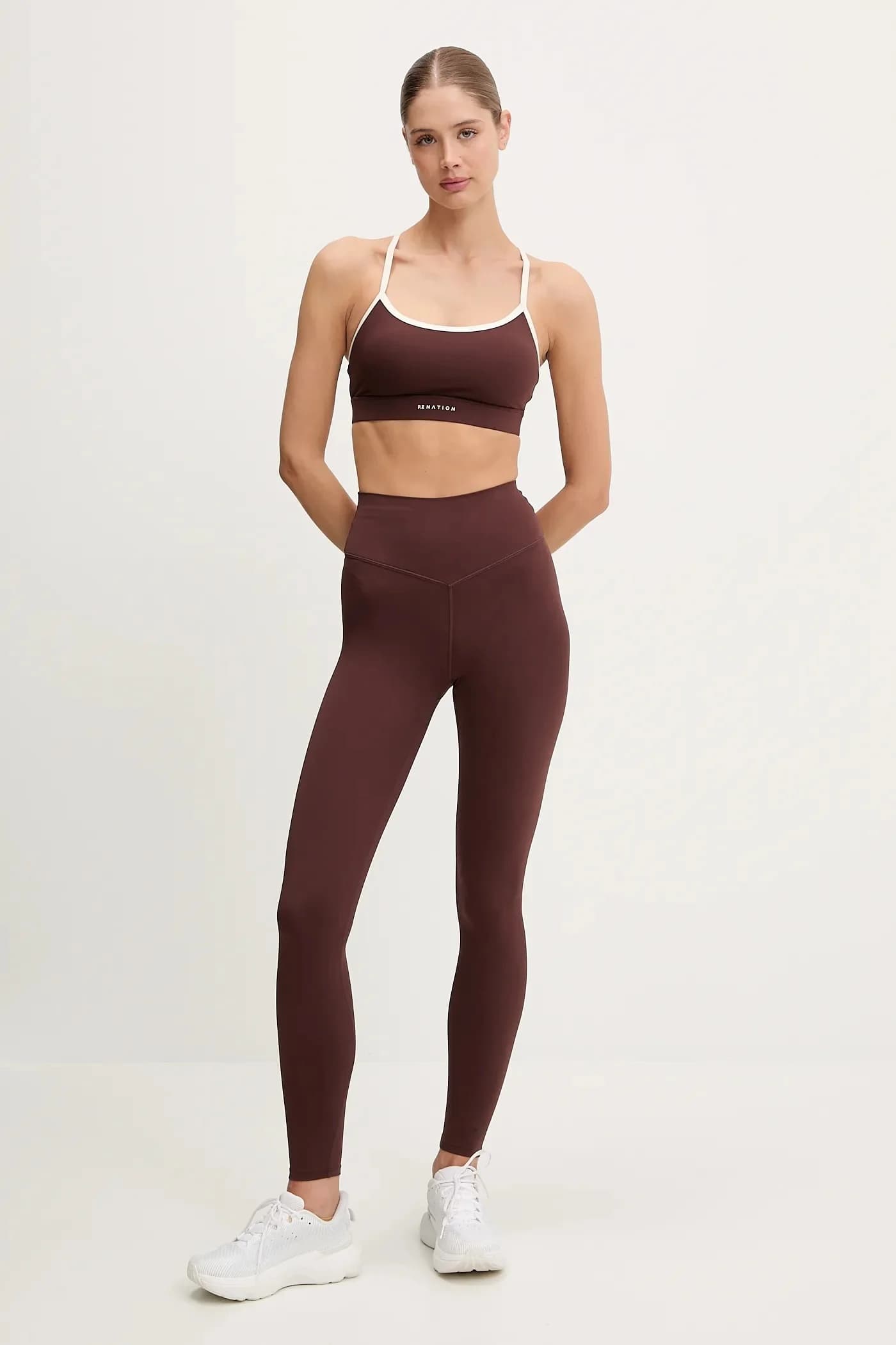 Фирменный спортивный бюстгальтер - фото 2