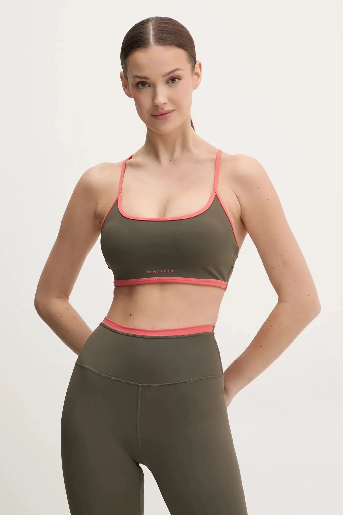 Базовый спортивный бюстгальтер