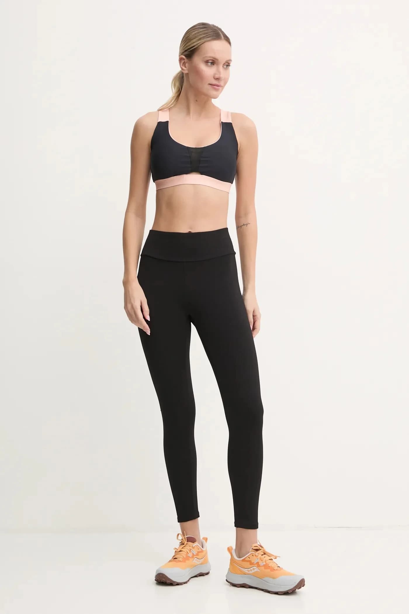 Спортивный бюстгальтер - фото 2