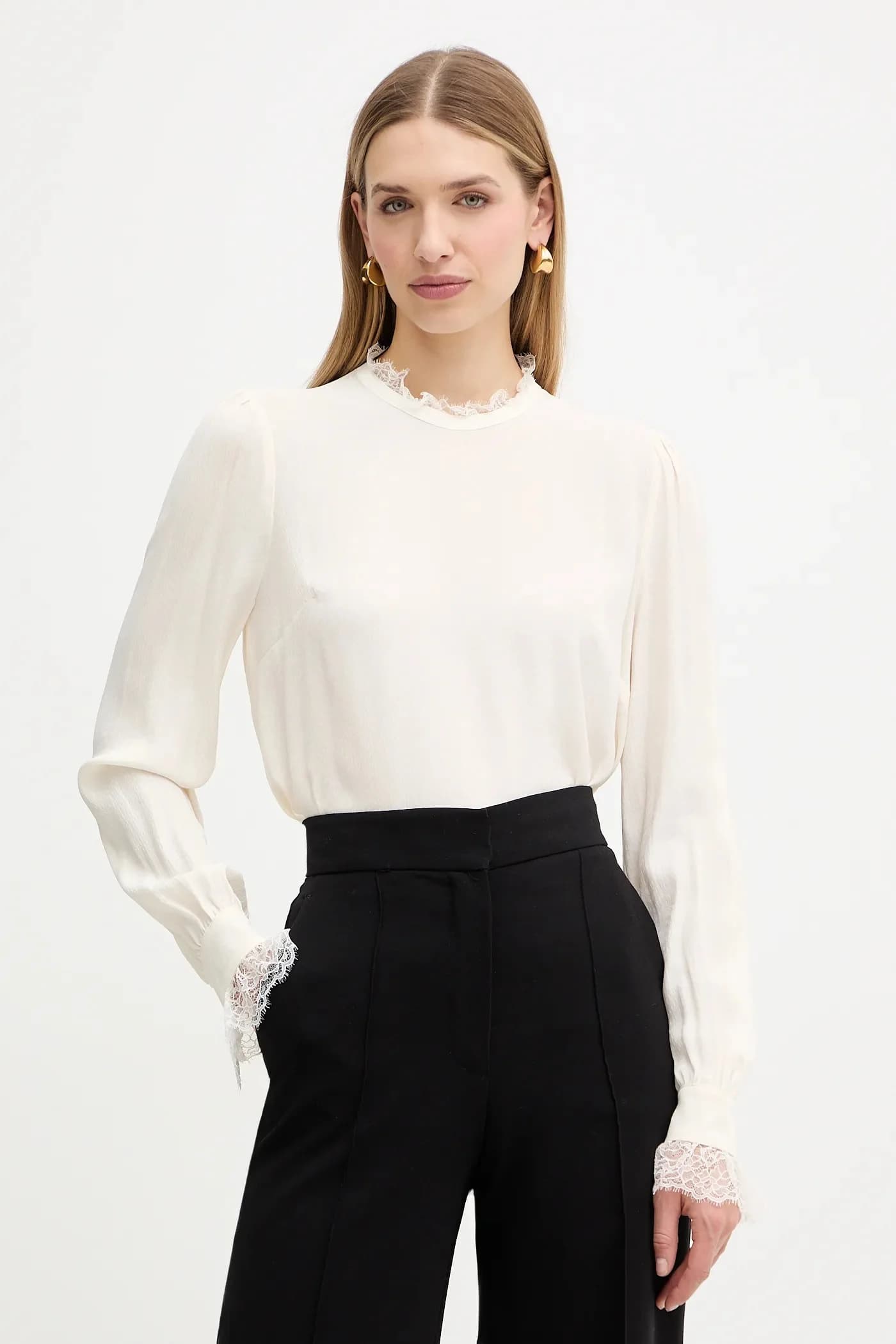 Блузка из шелка