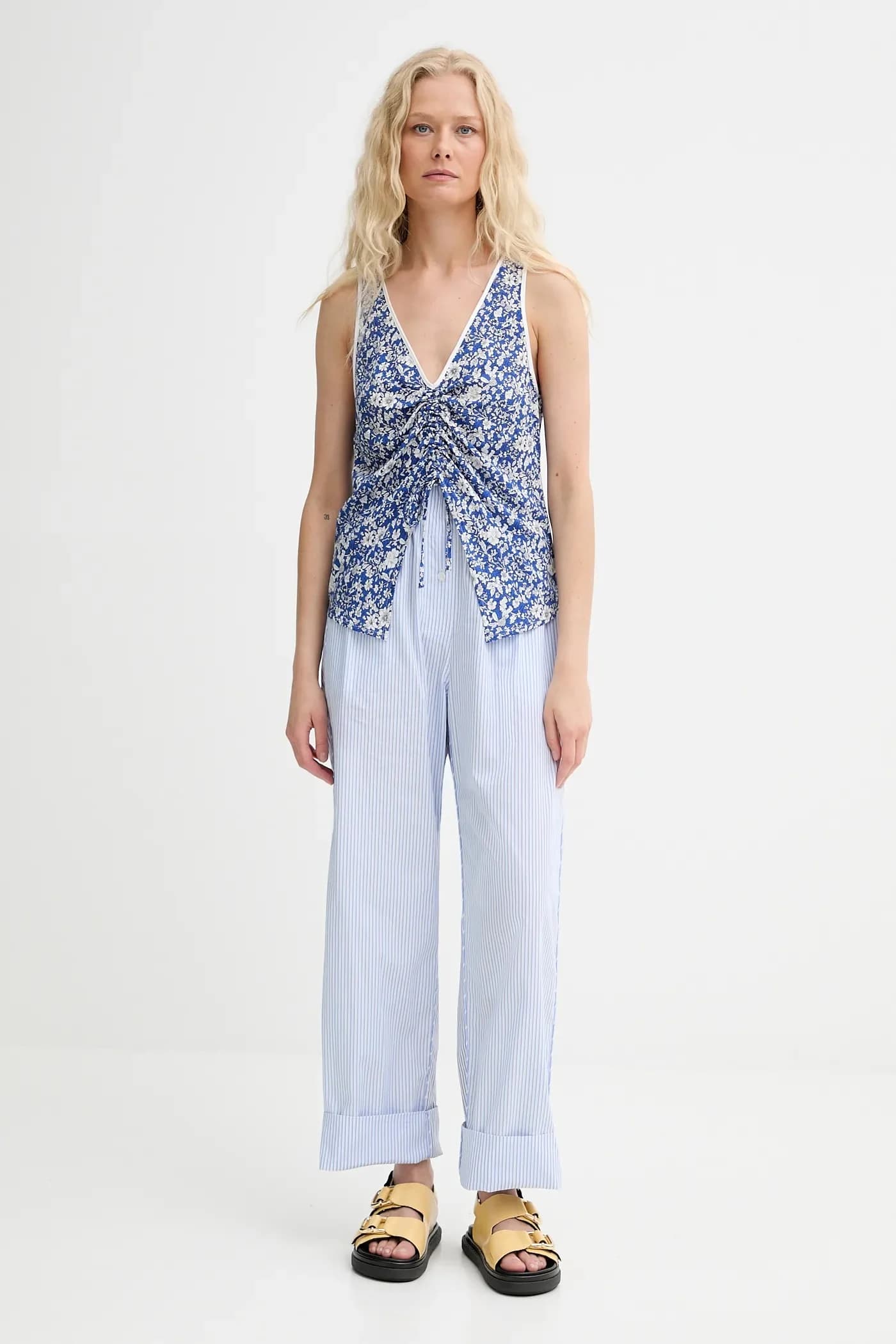 Креативная блузка из переработанного хлопка - фото 2