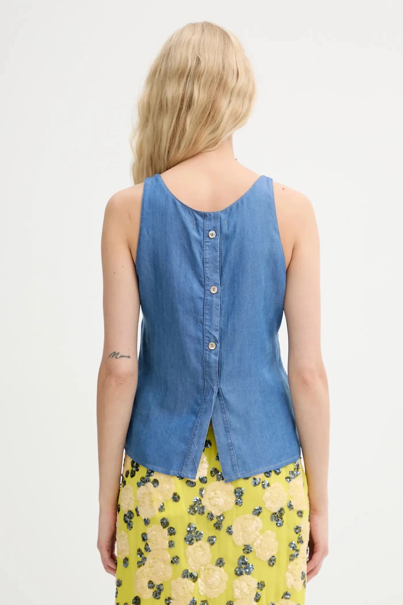 Креативная блузка из переработанного хлопка - фото 3