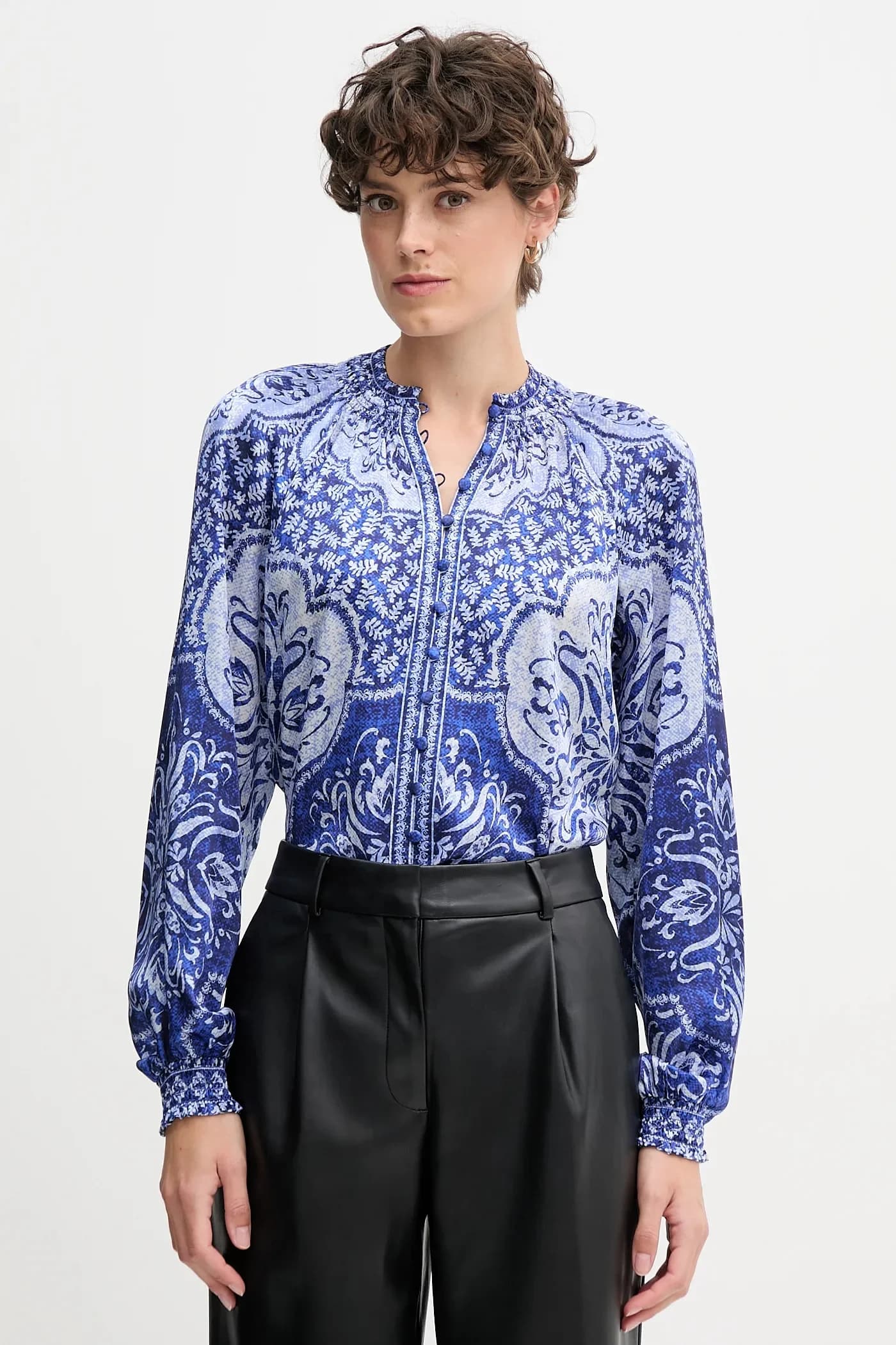 Шелковая рубашка