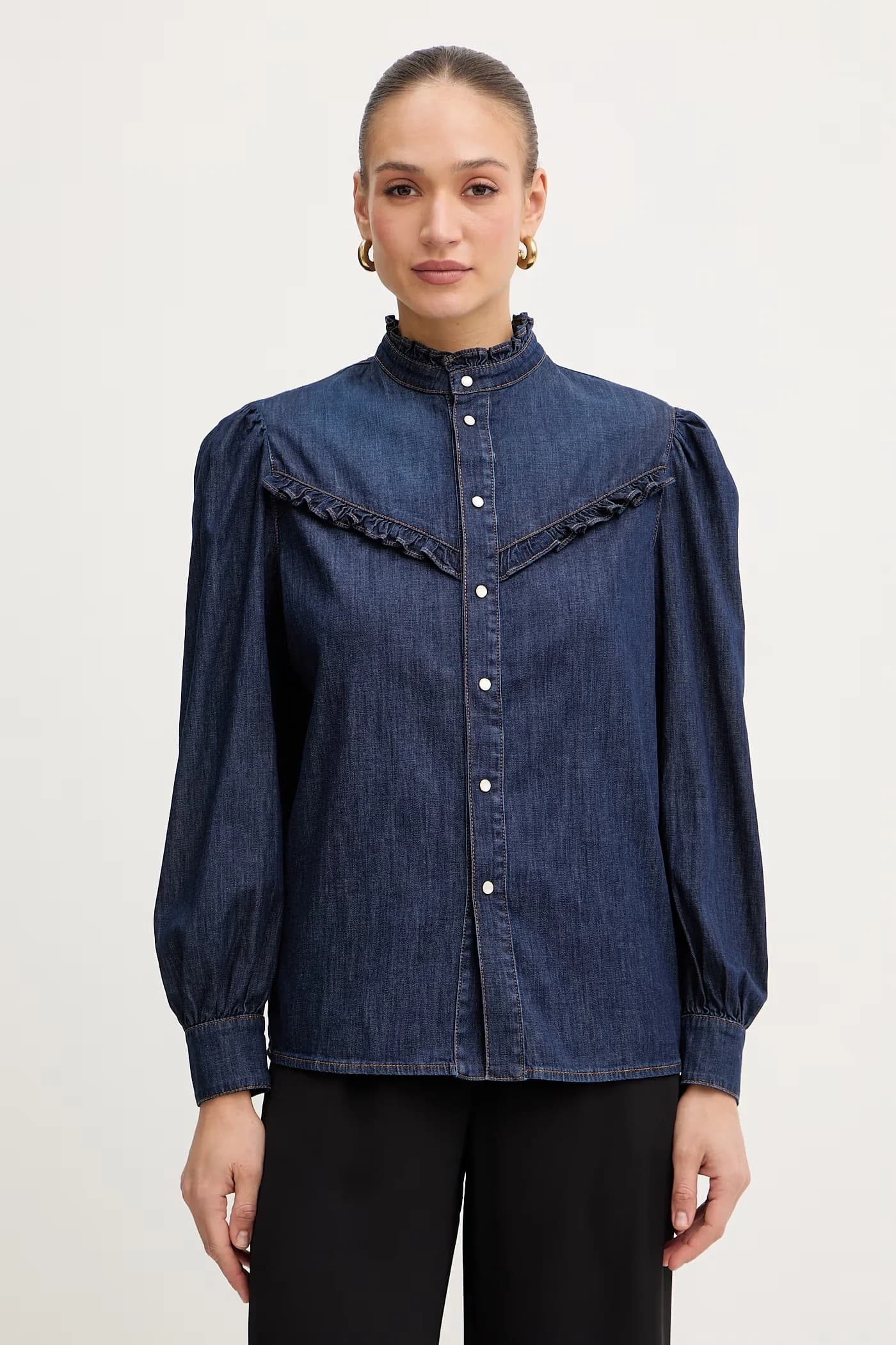 Джинсовая рубашка