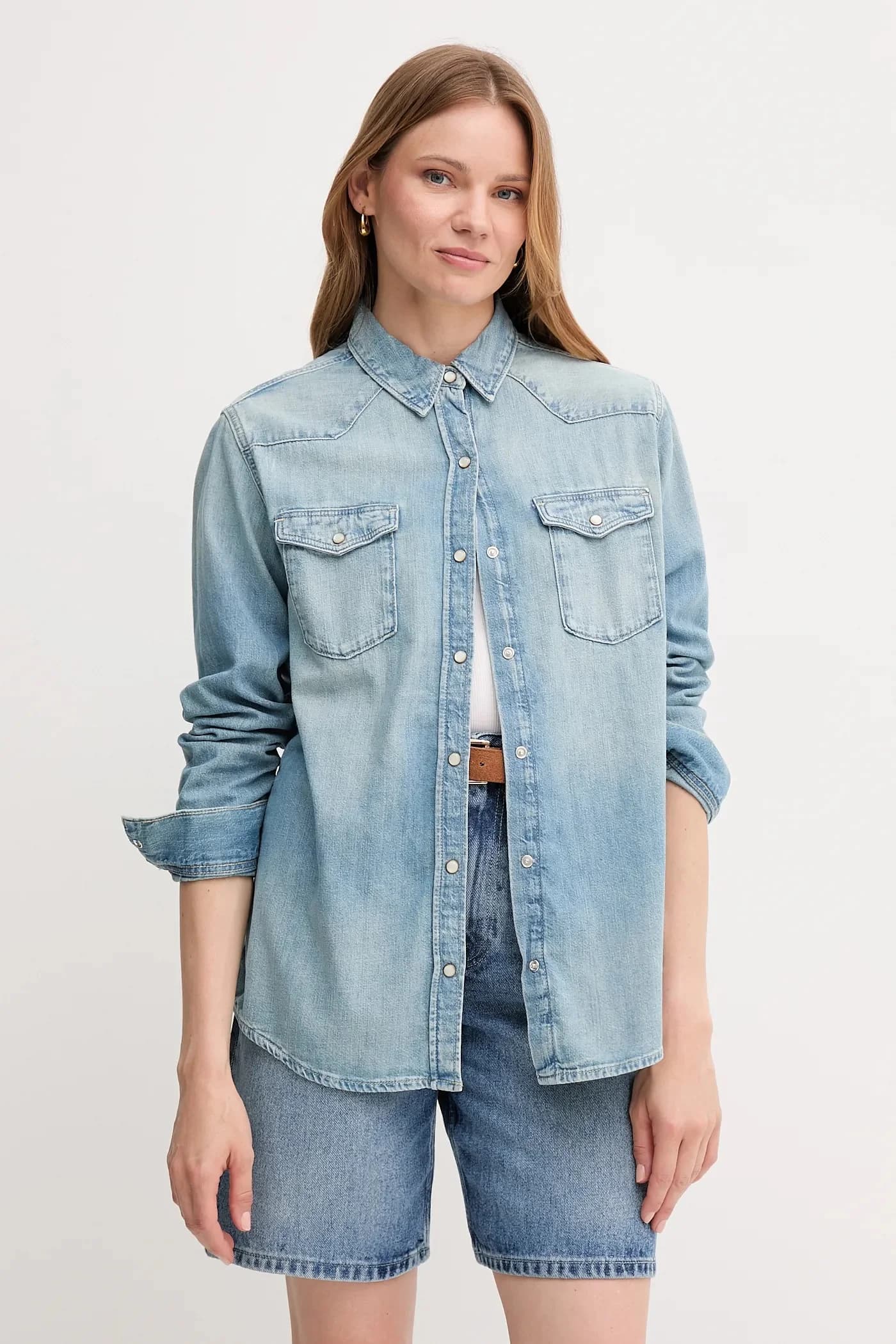 Джинсовая рубашка