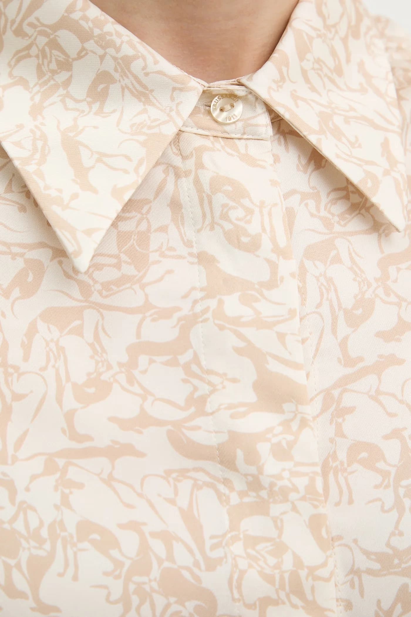 Женская рубашка из вискозы - фото 5