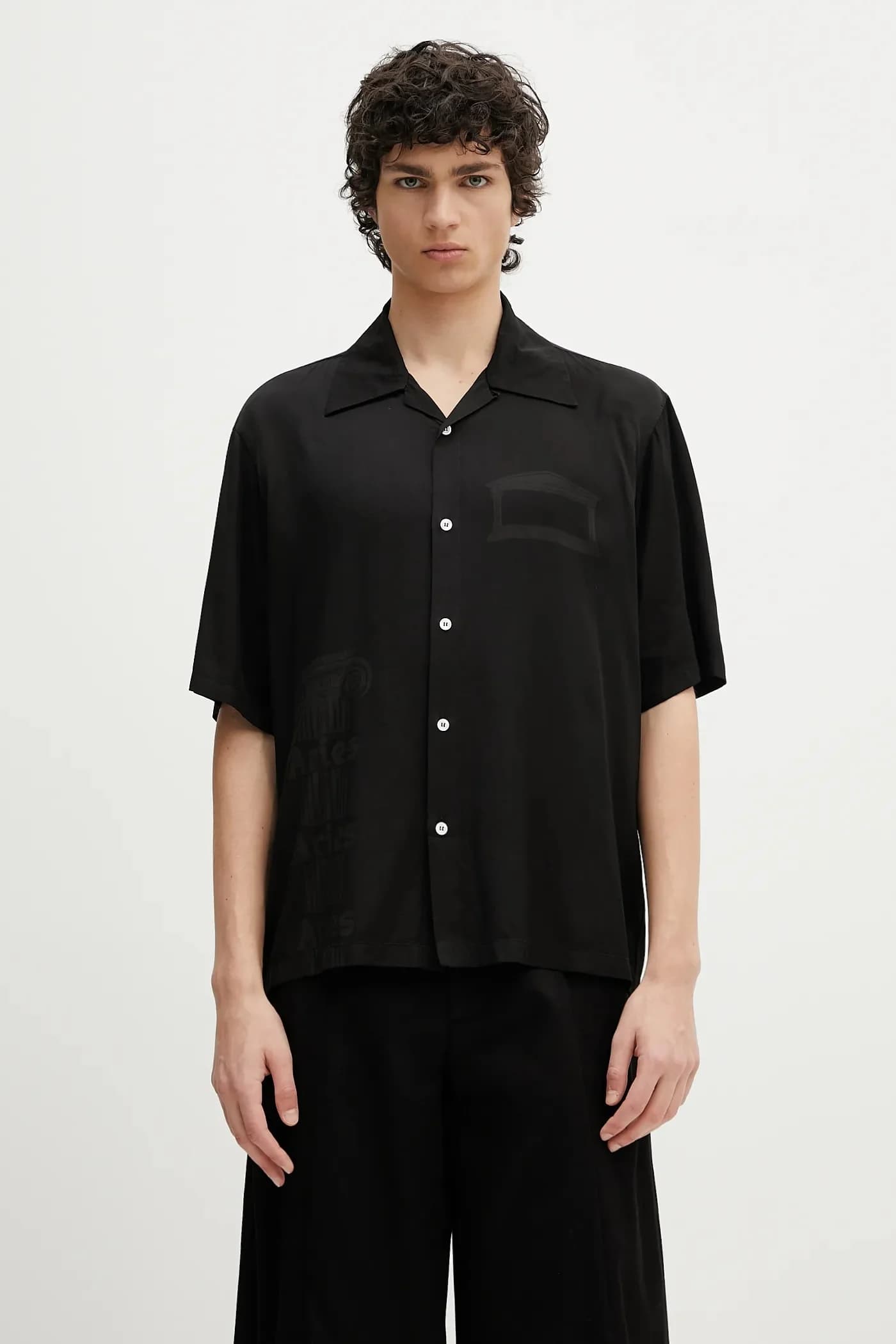 Гавайская рубашка из атласа и вискозы с древней колонной