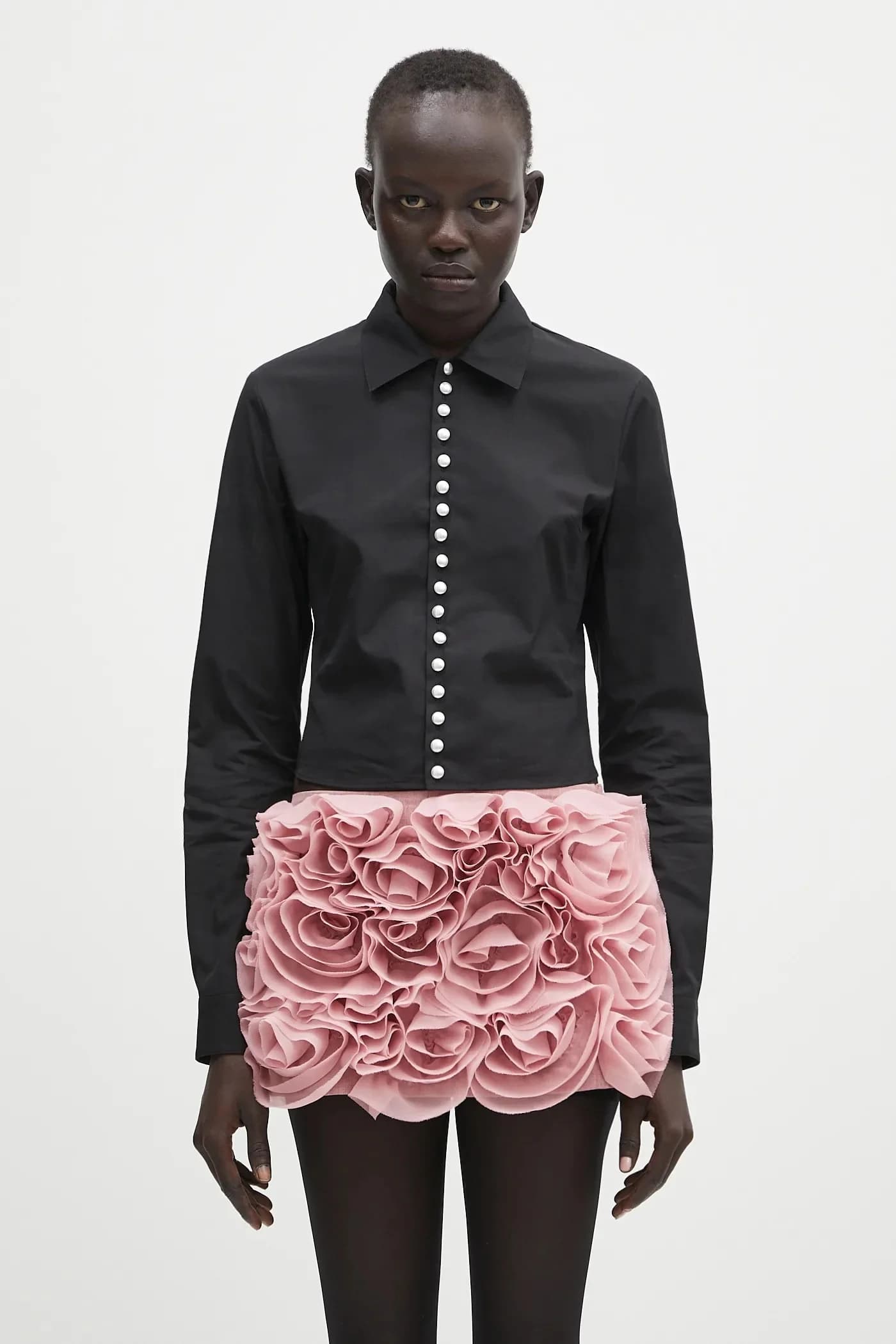 Хлопковая приталенная рубашка с жемчужными пуговицами