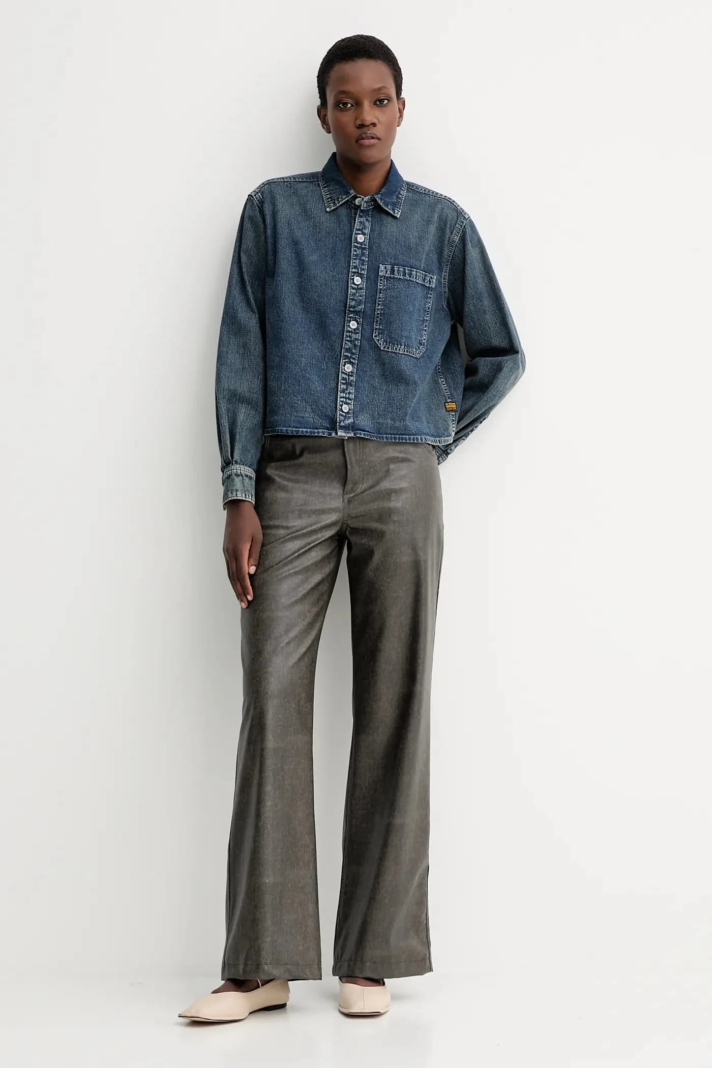 Джинсовая рубашка свободного покроя с защипами в 1 точку - фото 2