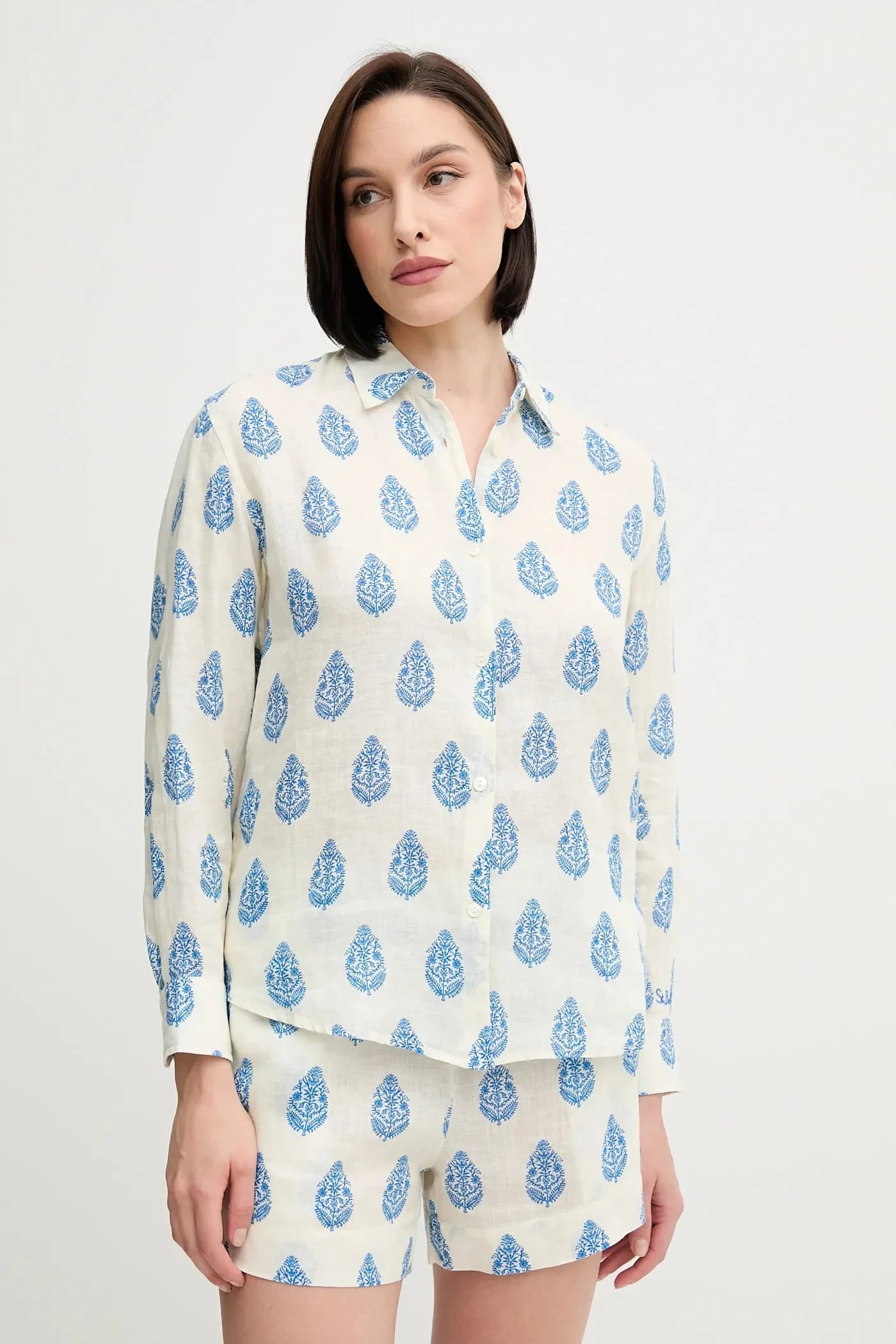 Льняная рубашка