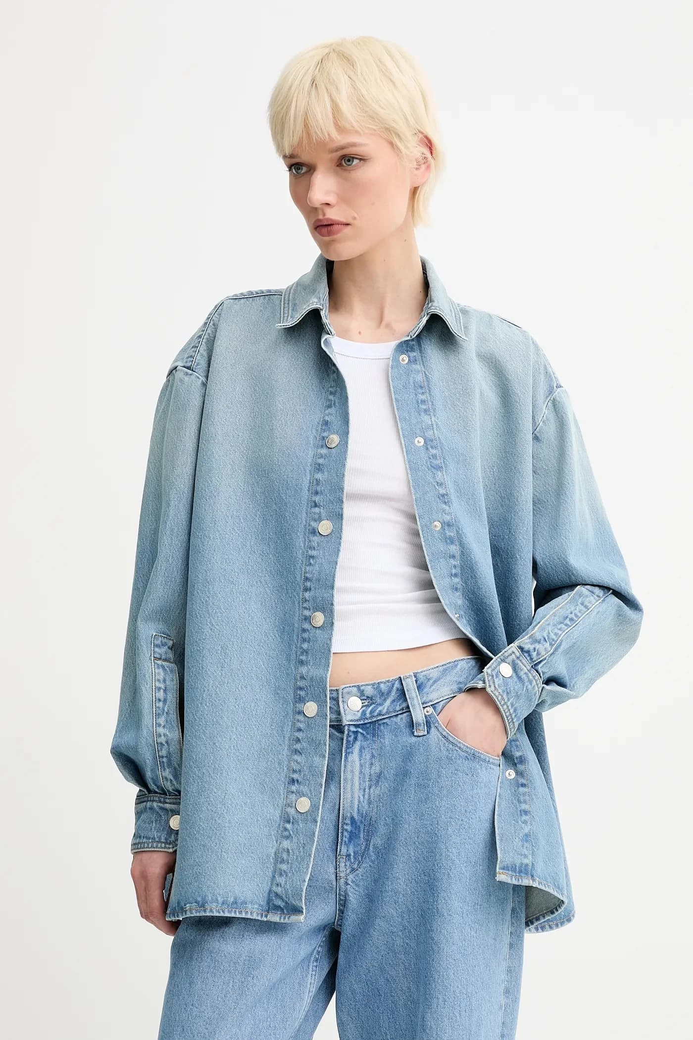 Джинсовая рубашка