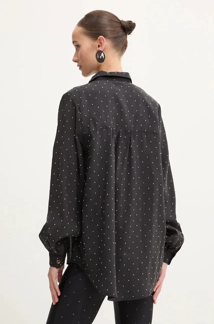 Никогда полностью не одетая рубашка Майли - фото 3