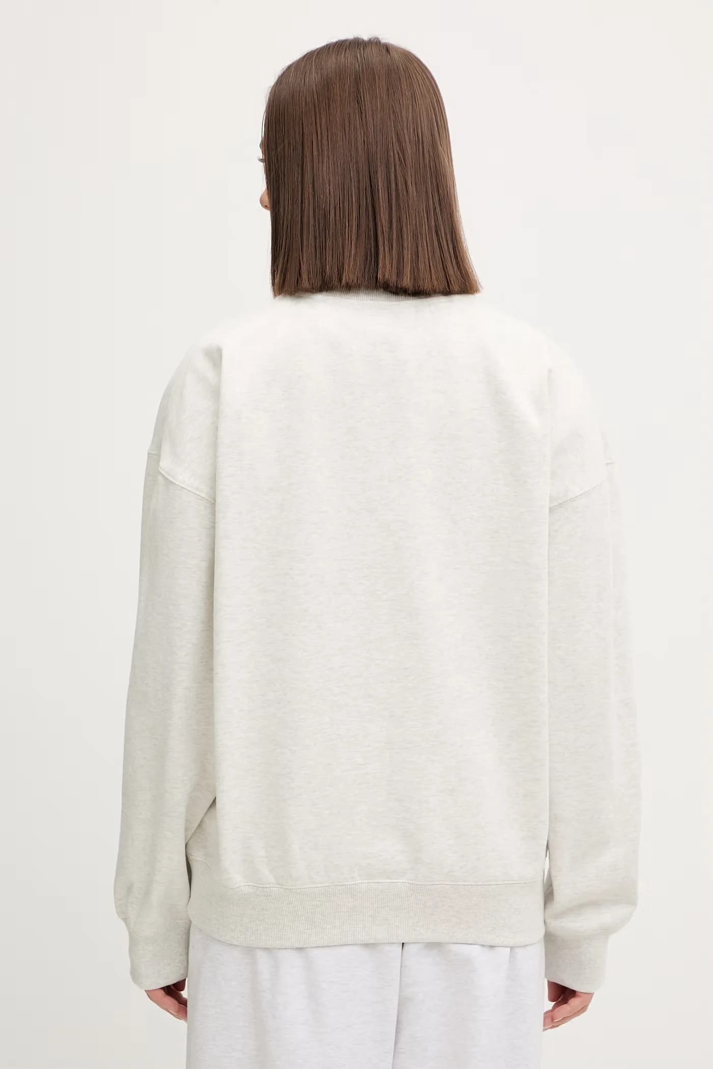 Динамичная женская толстовка оверсайз - фото 3