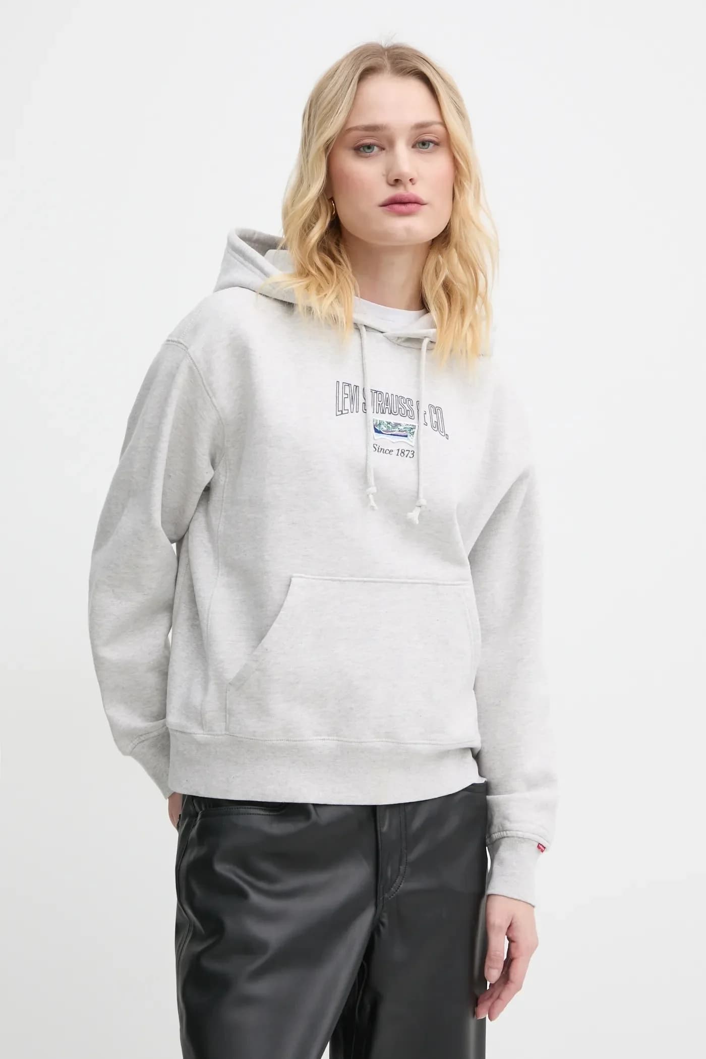 толстовка Леви