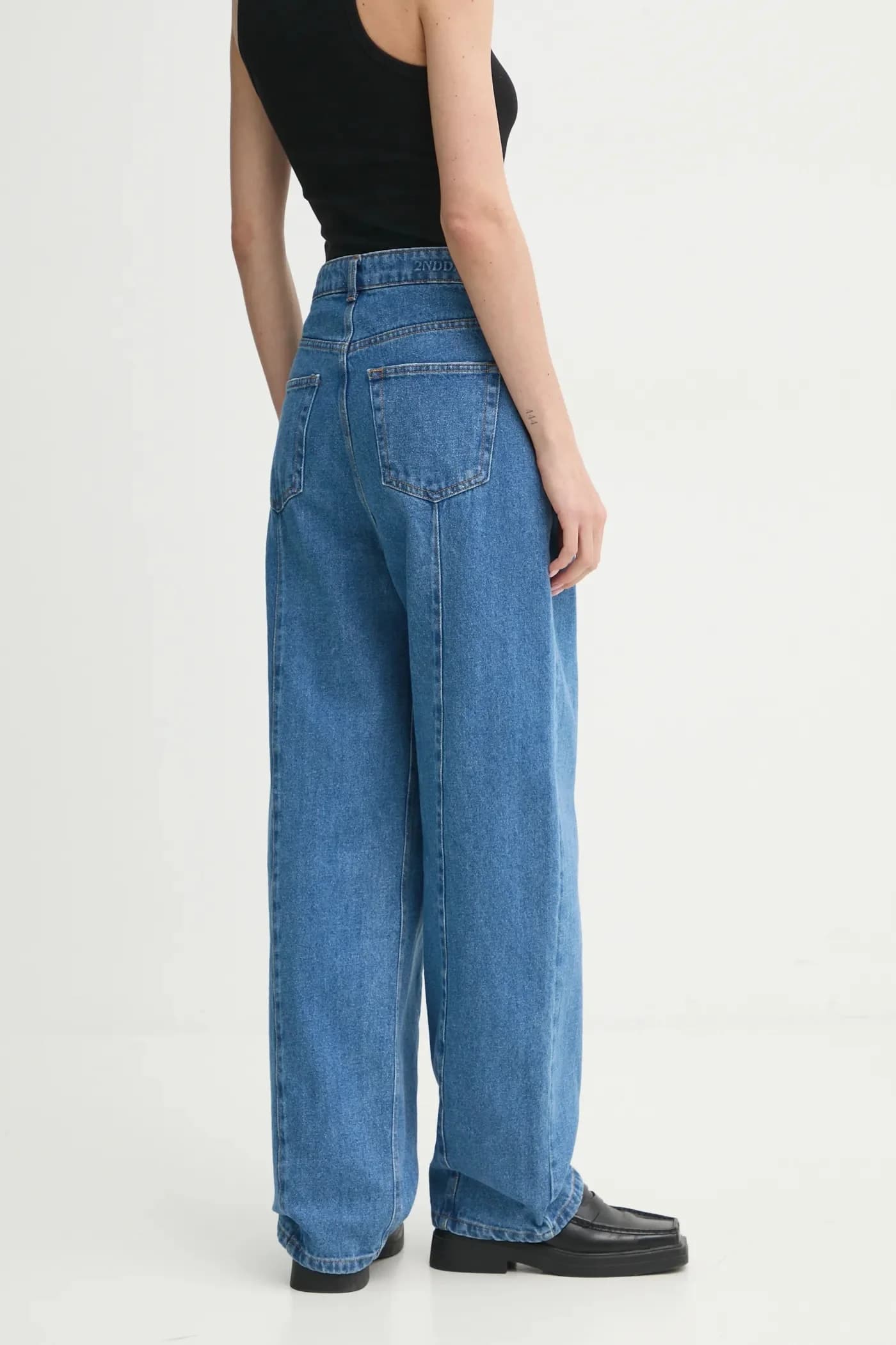 Джинсы с блестками - фото 2